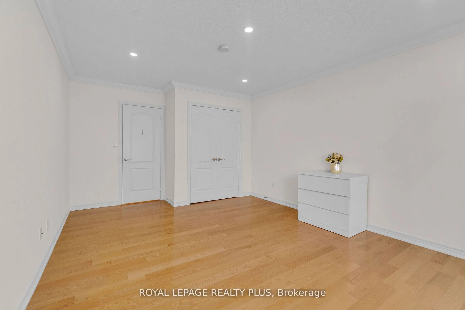 2376 Valley Forest Way