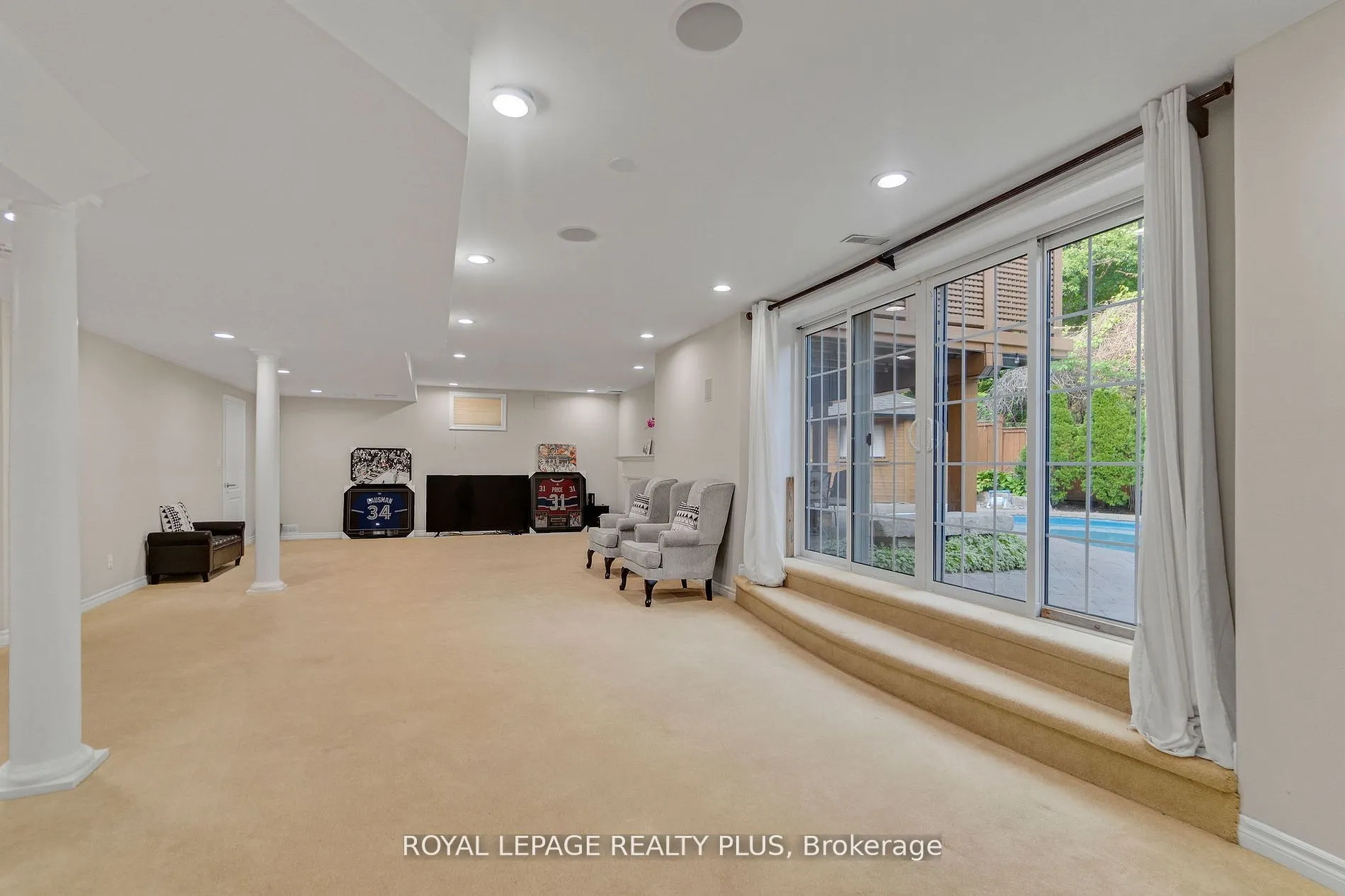 2376 Valley Forest Way