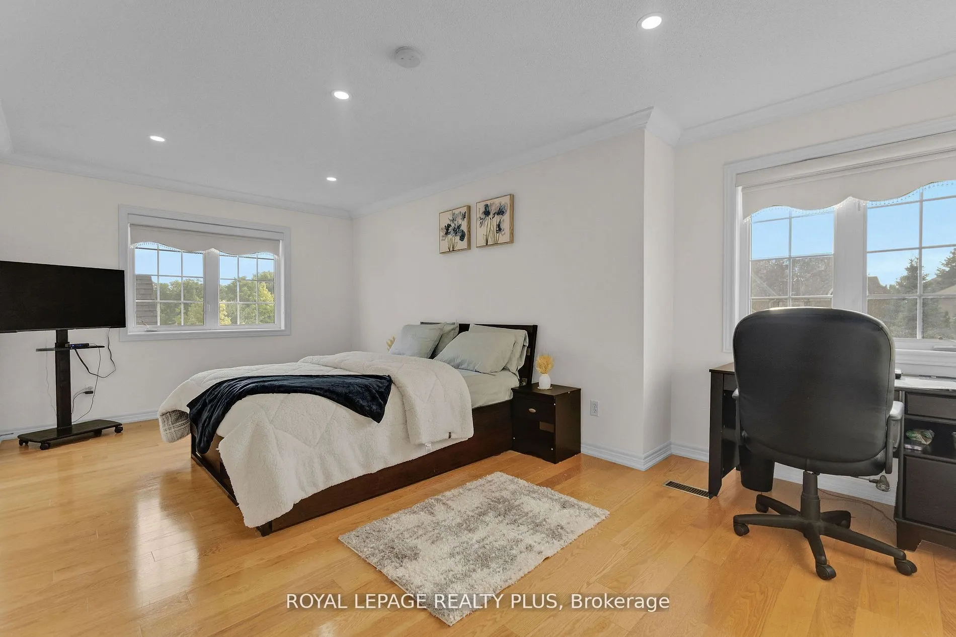 2376 Valley Forest Way