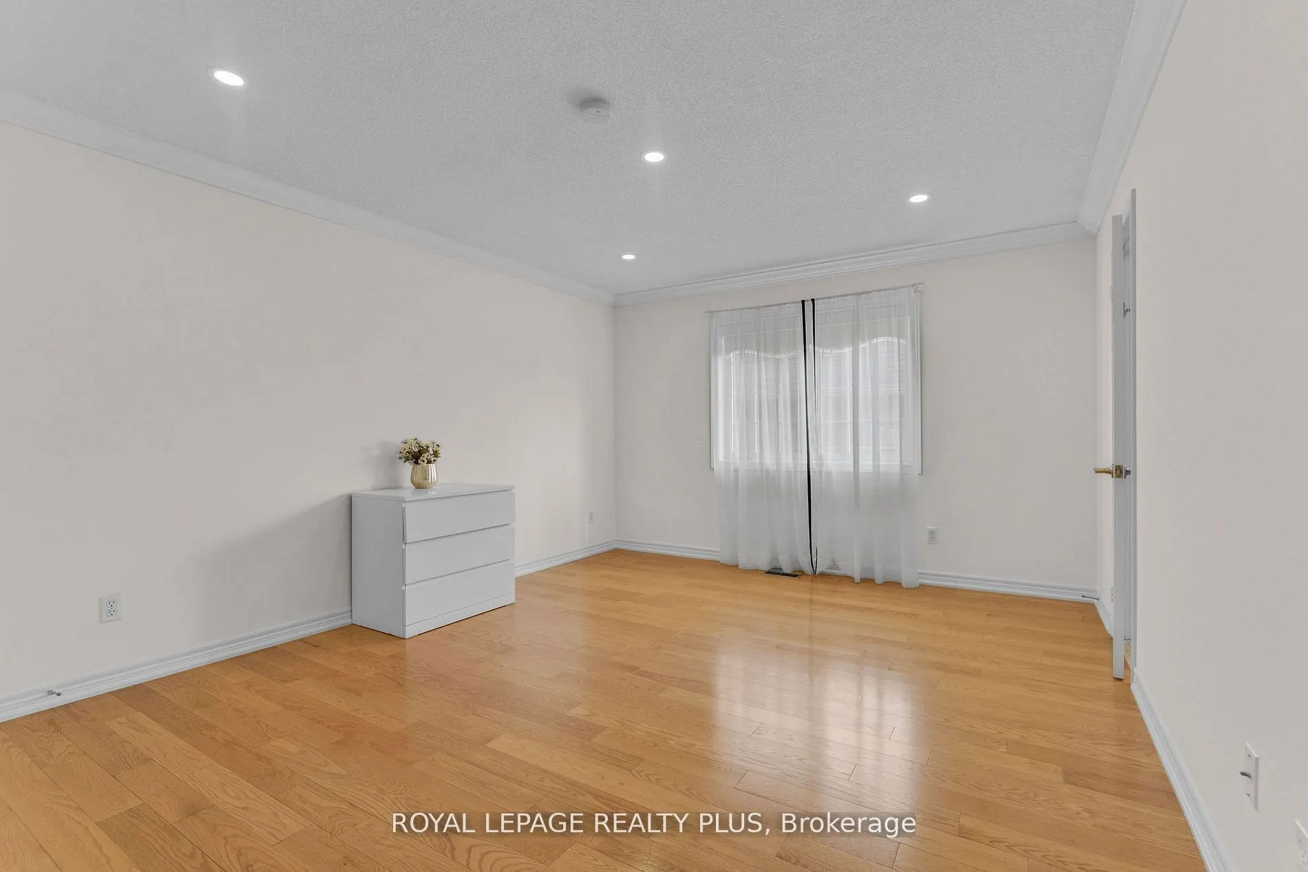 2376 Valley Forest Way