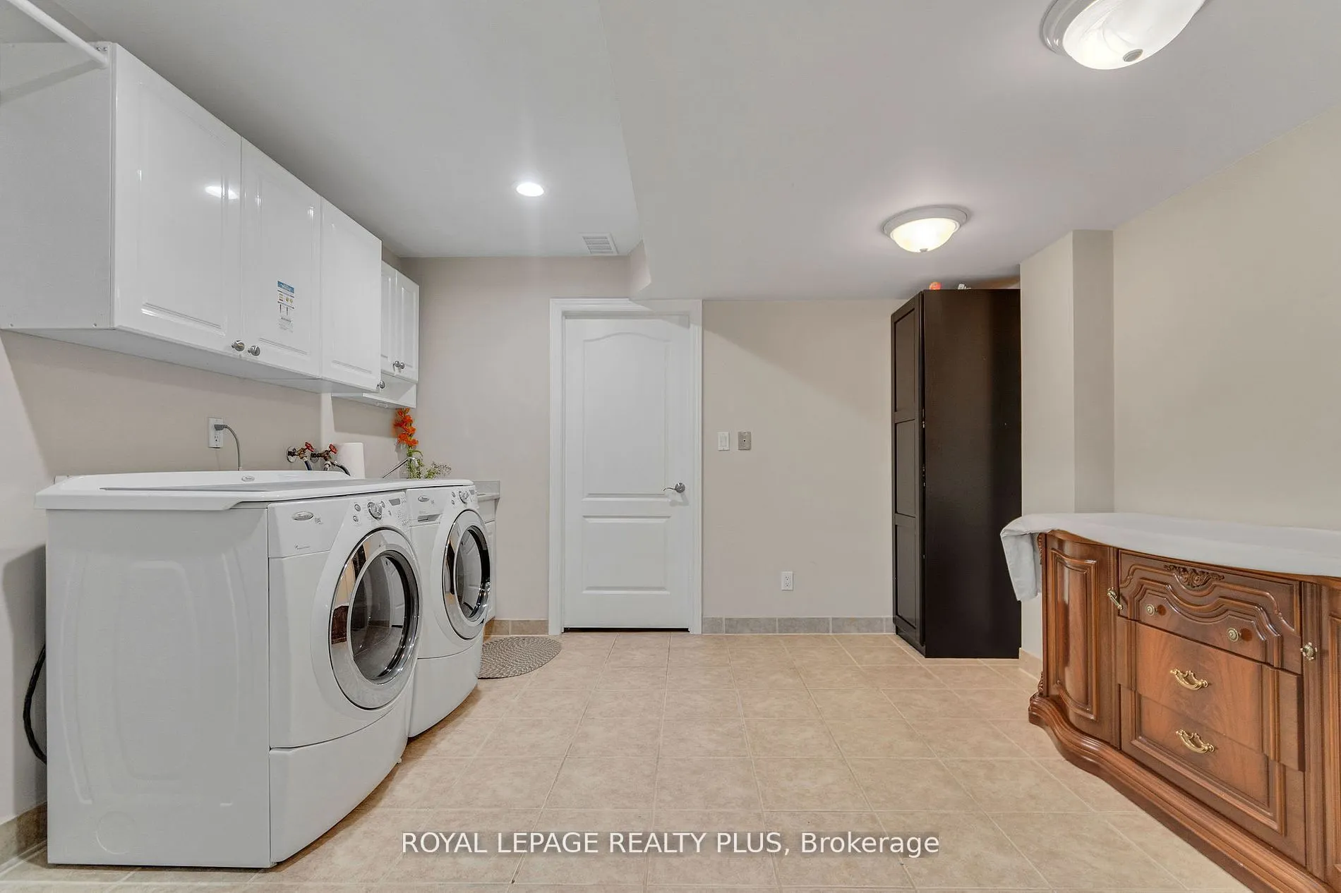 2376 Valley Forest Way