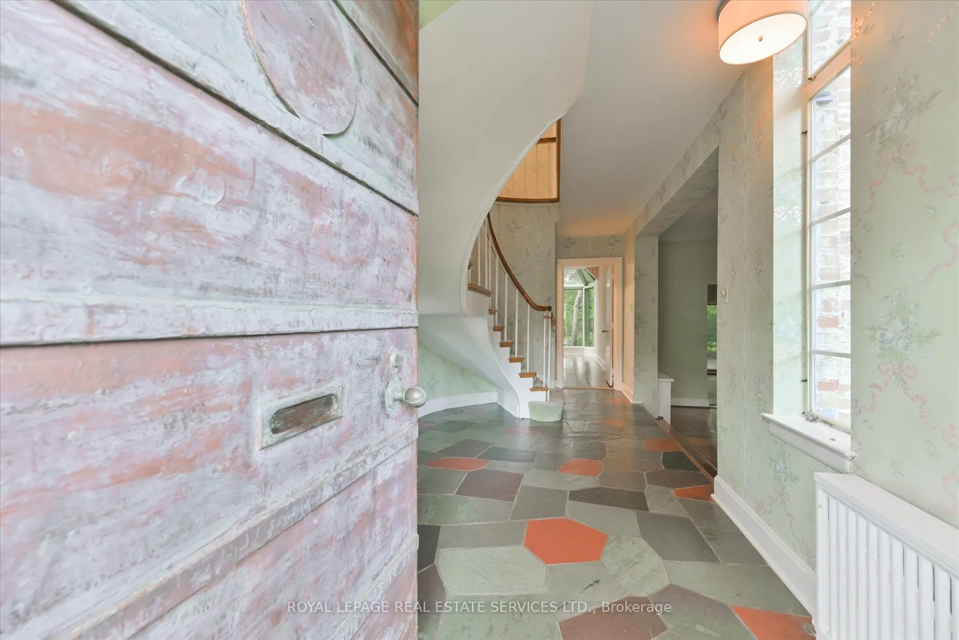 9 Edenbridge Drive