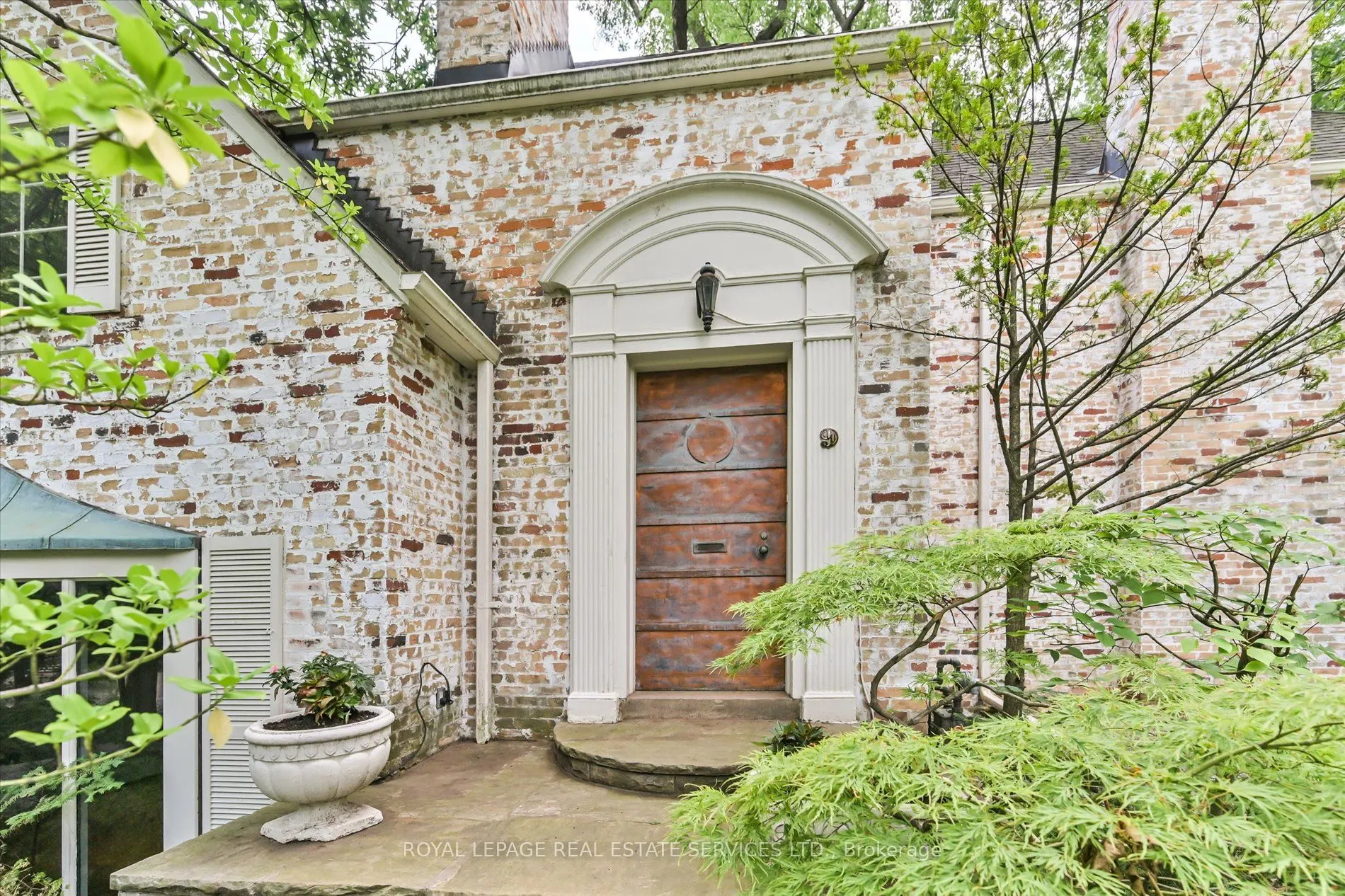 9 Edenbridge Drive
