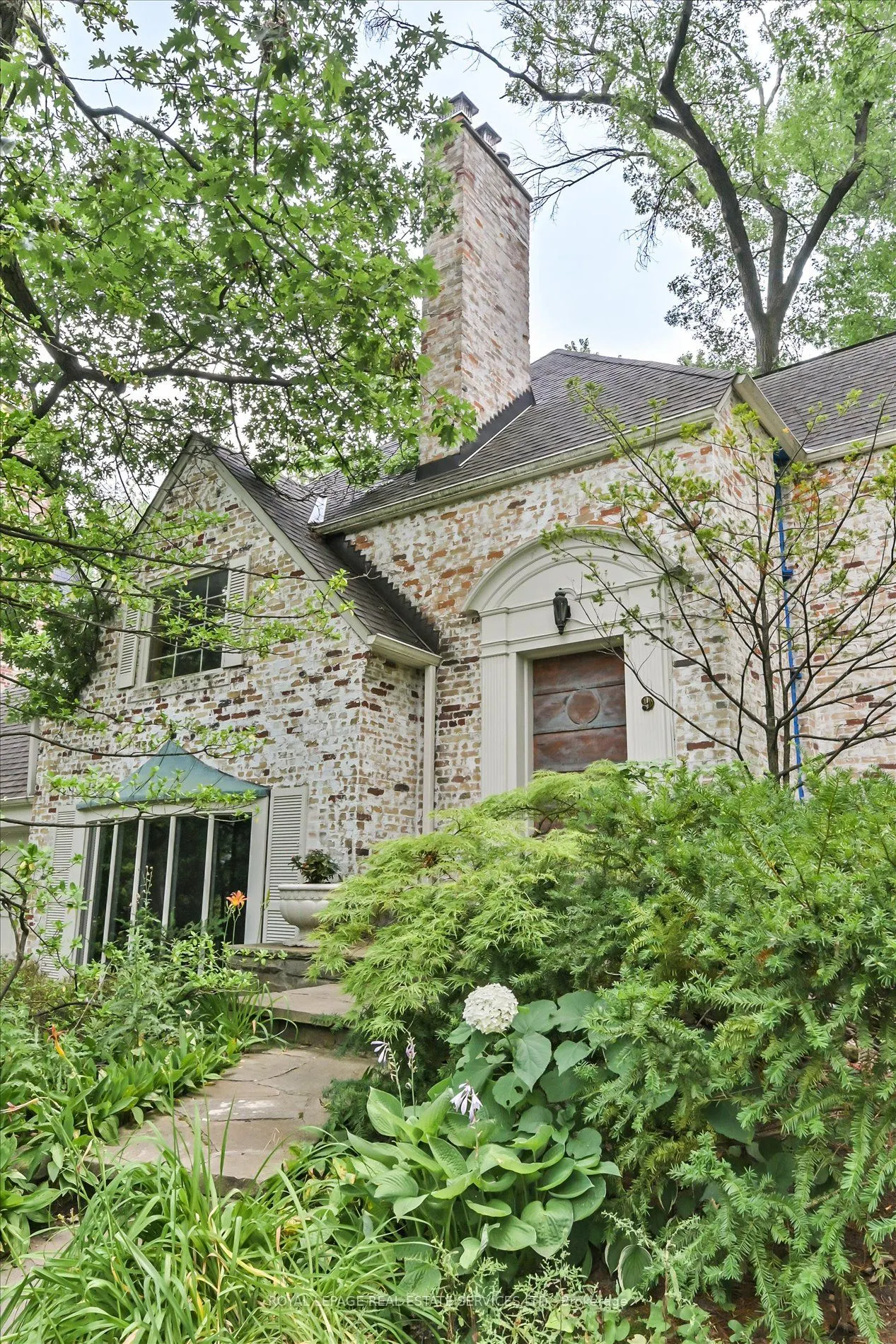 9 Edenbridge Drive