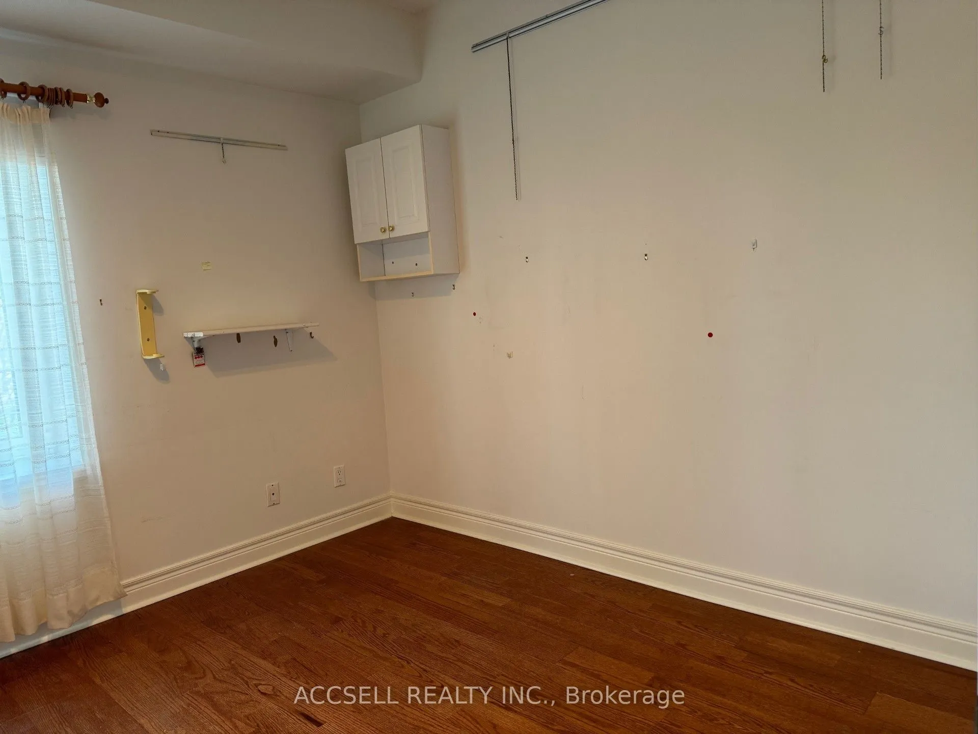 30 Anglesey Boulevard, #304