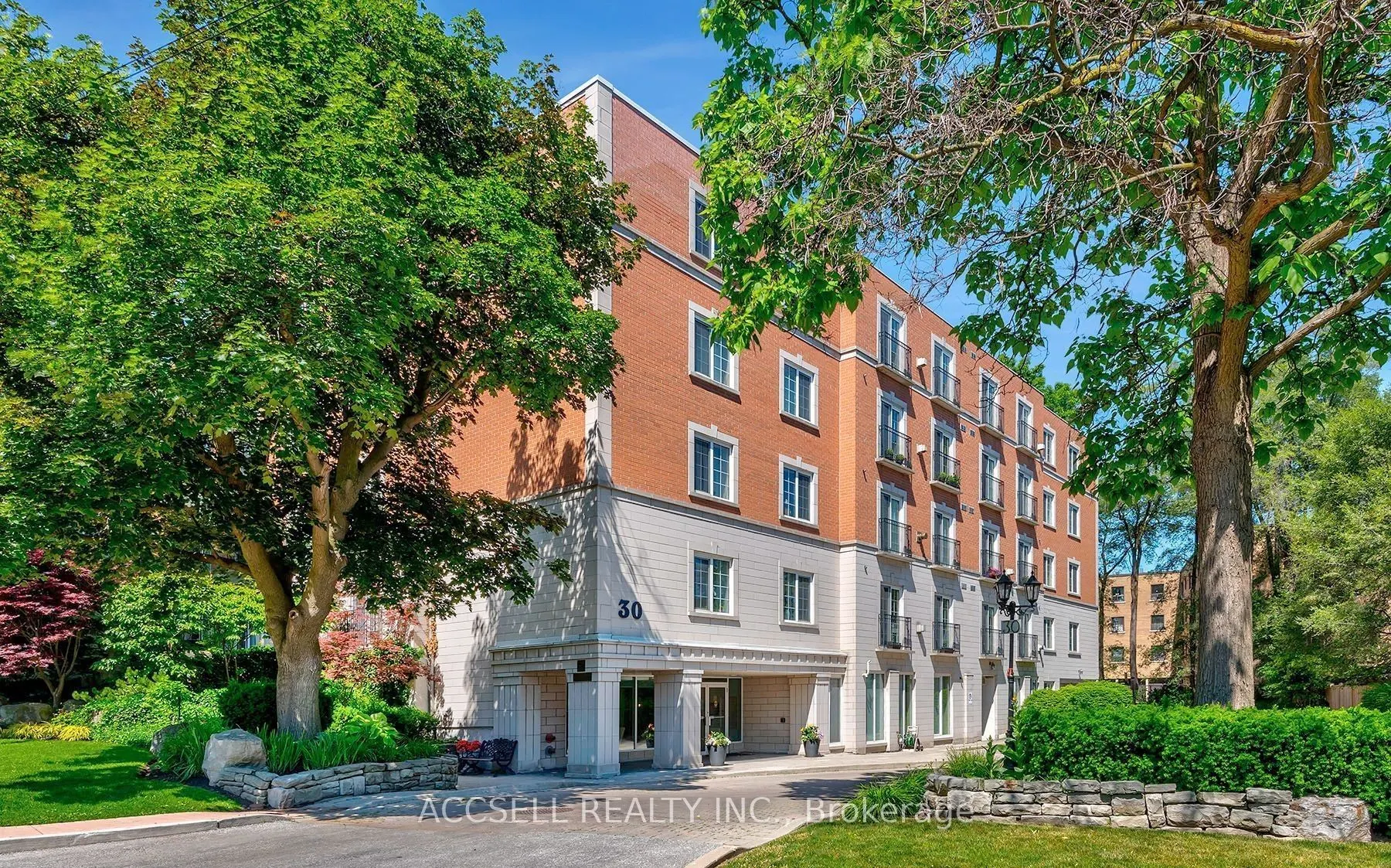 30 Anglesey Boulevard, #304