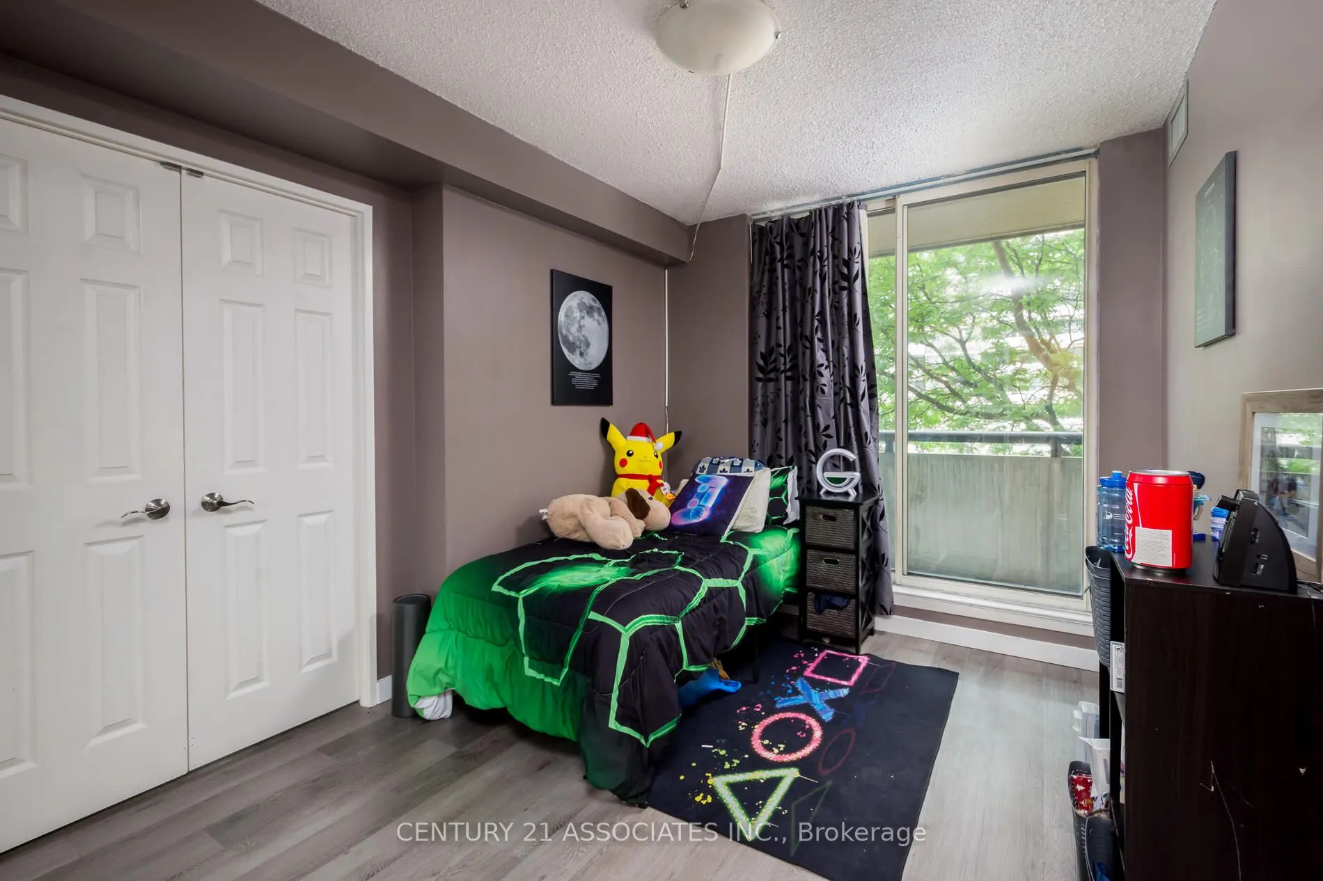 5 Lisa Street, #402