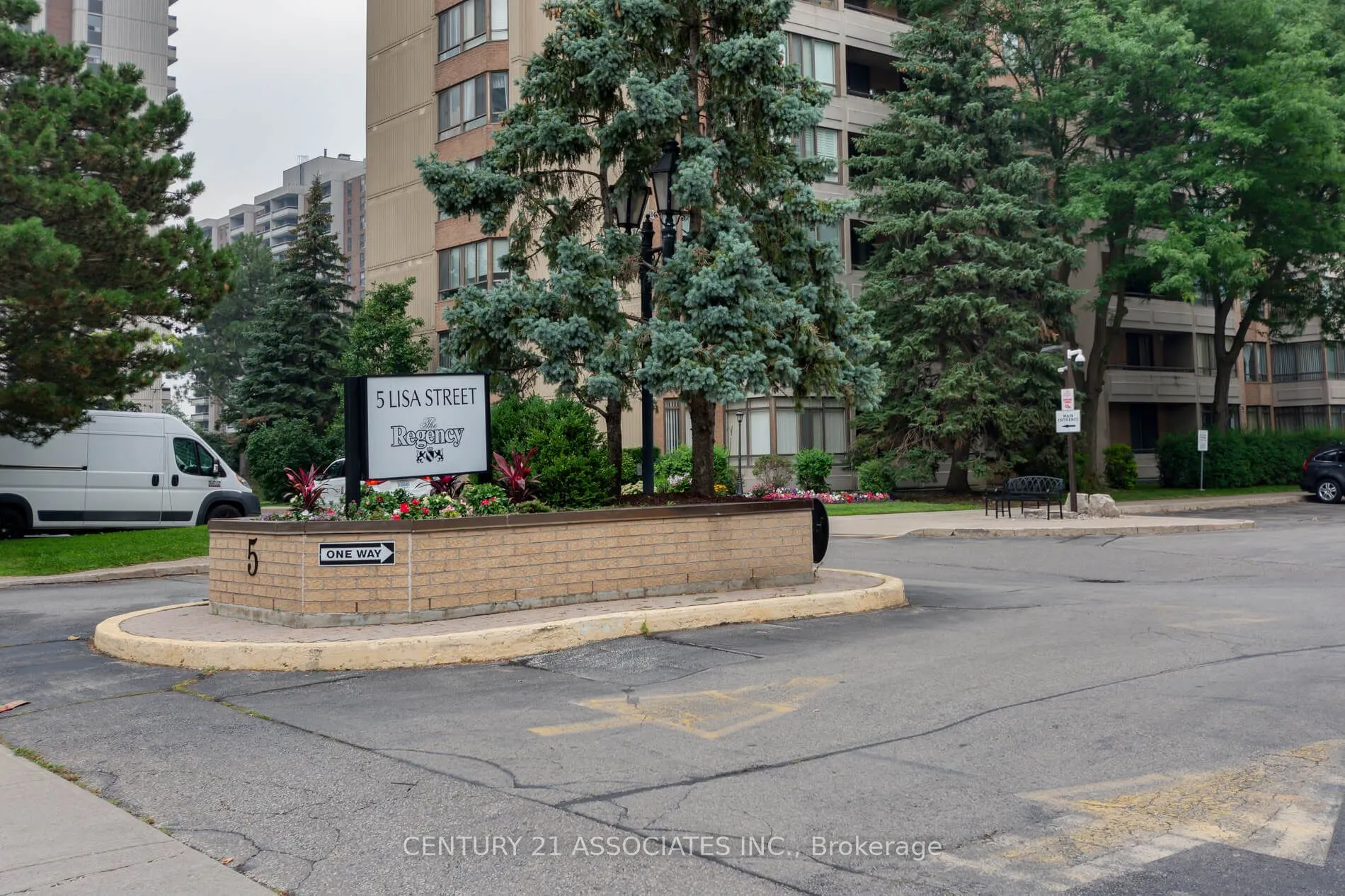 5 Lisa Street, #402