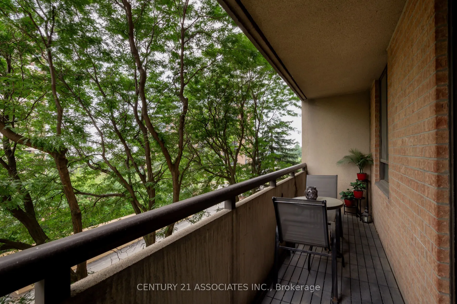 5 Lisa Street, #402