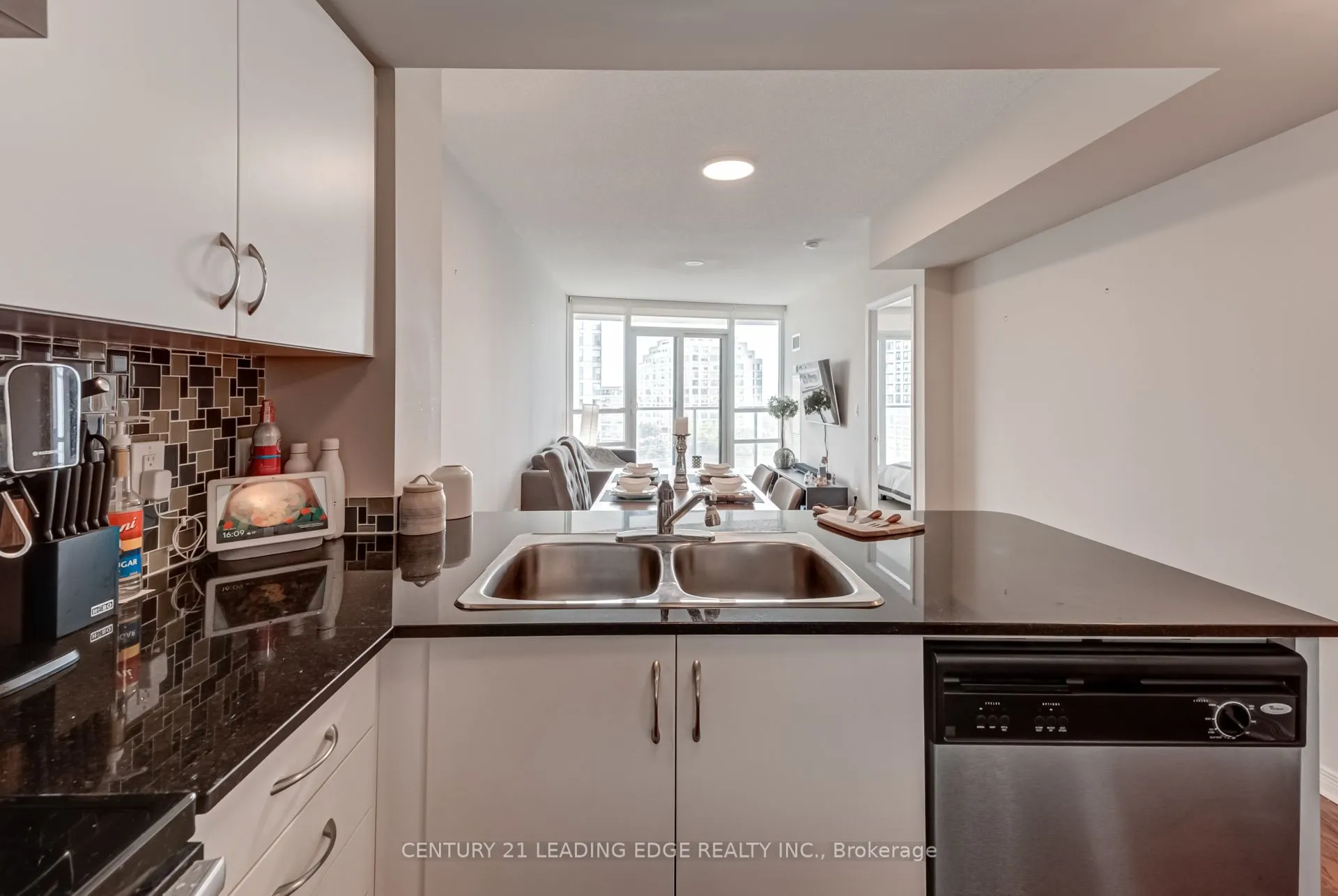 2240 Lake Shore Boulevard W, #601