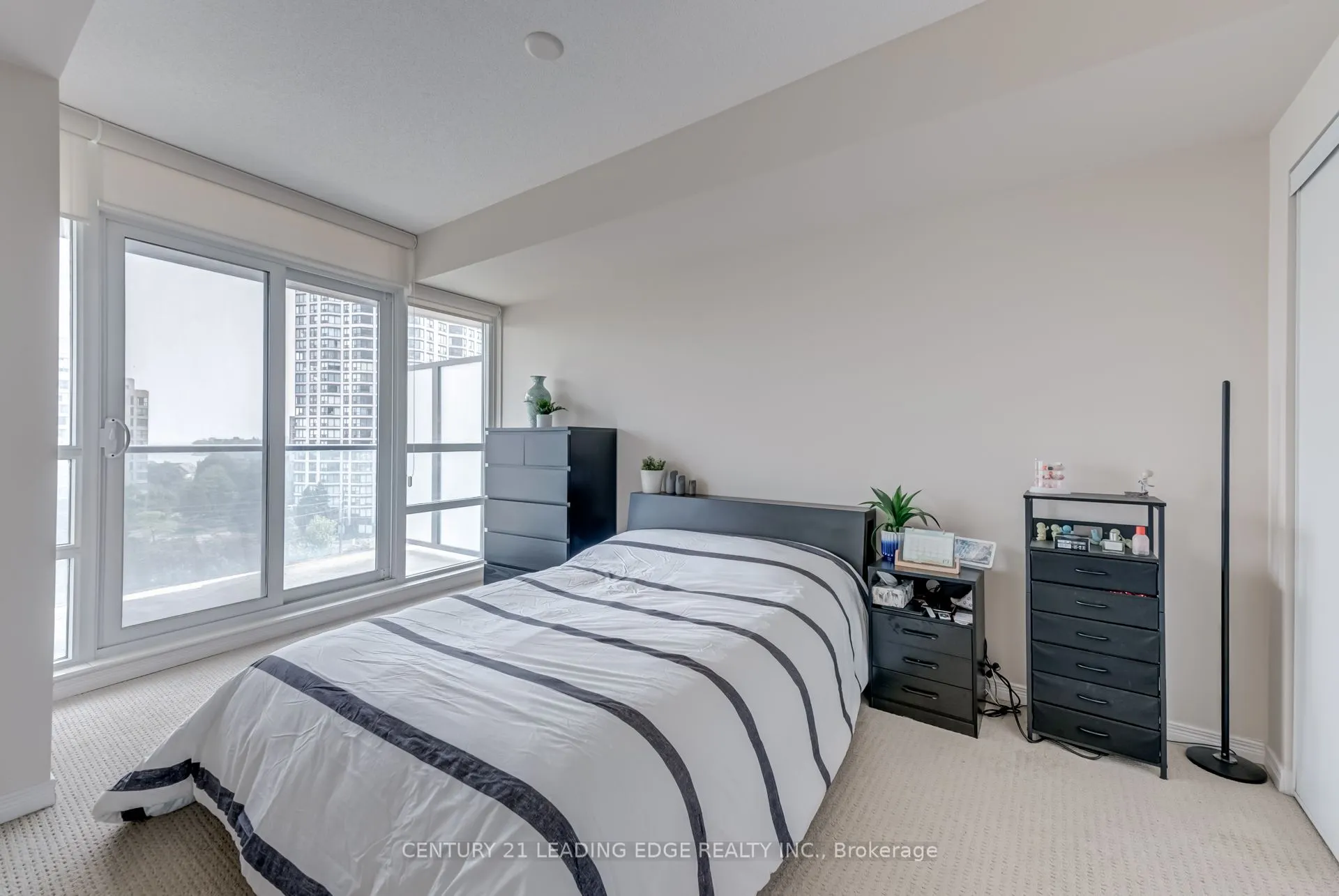 2240 Lake Shore Boulevard W, #601