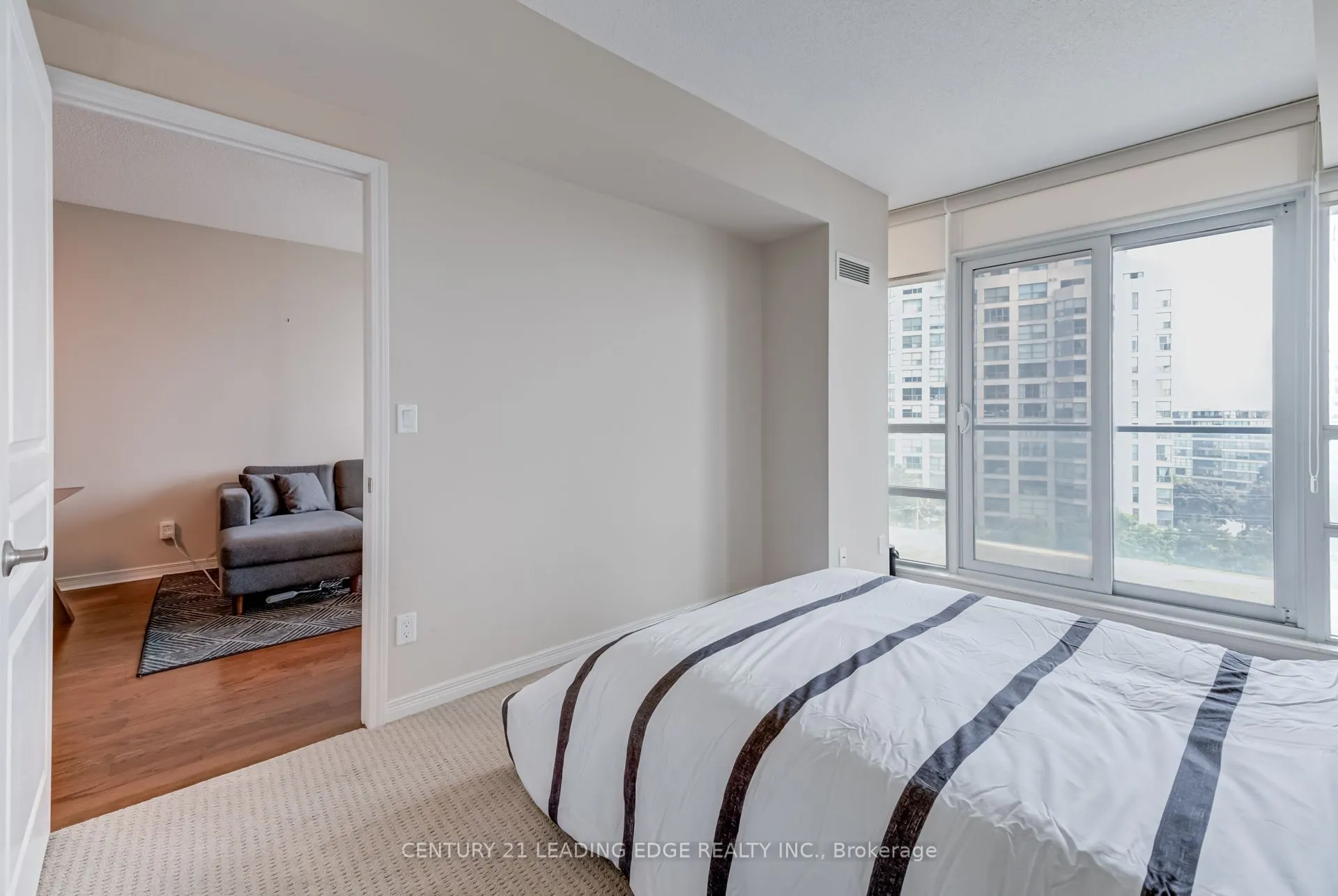 2240 Lake Shore Boulevard W, #601