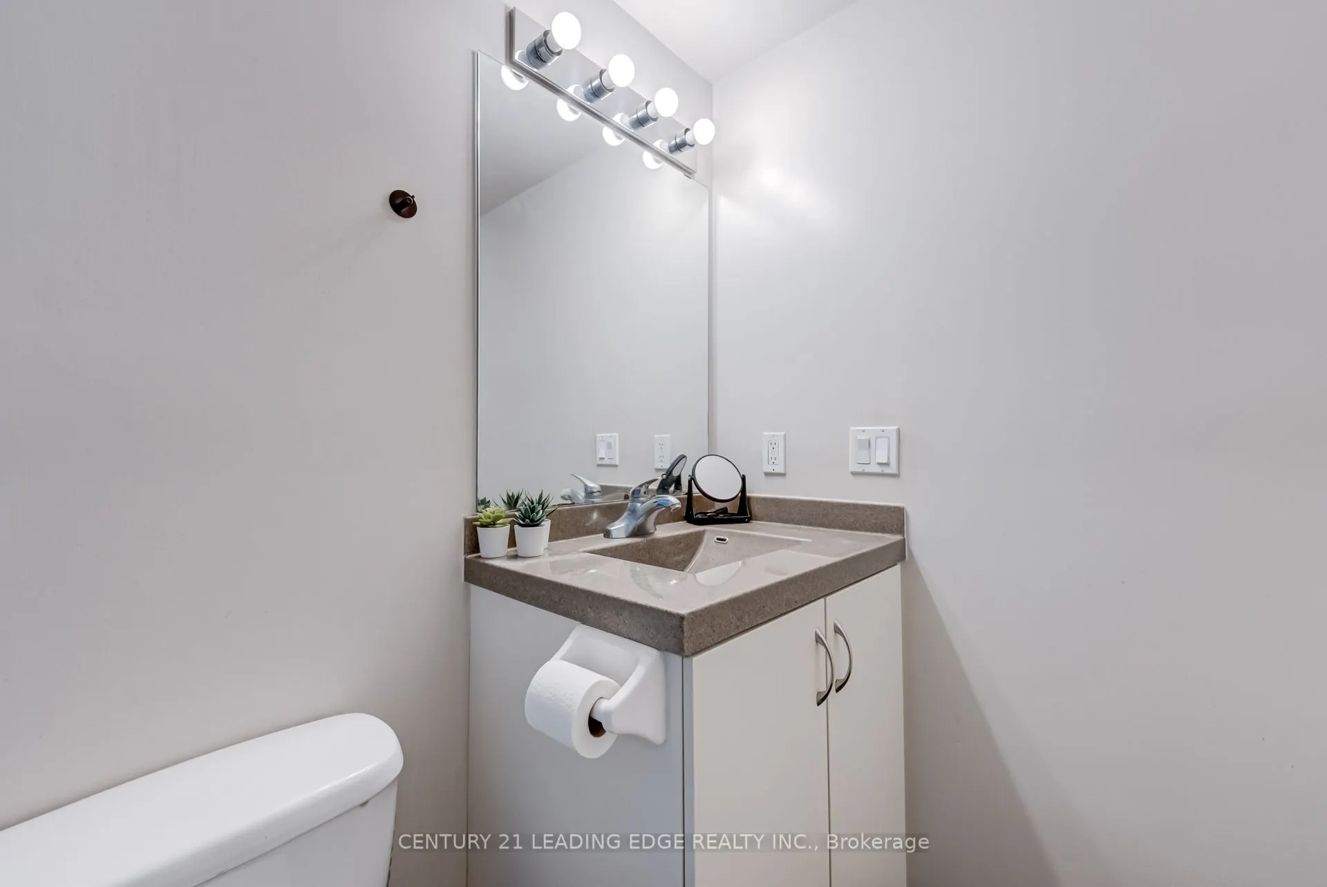 2240 Lake Shore Boulevard W, #601