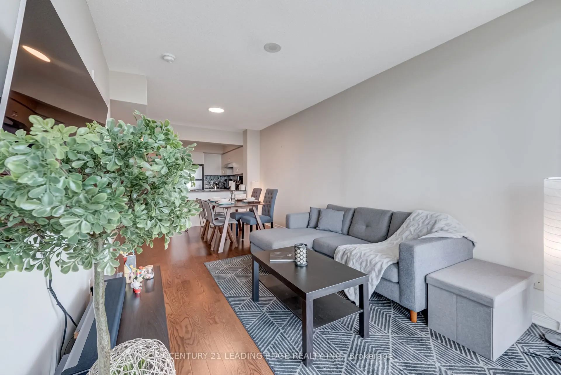 2240 Lake Shore Boulevard W, #601