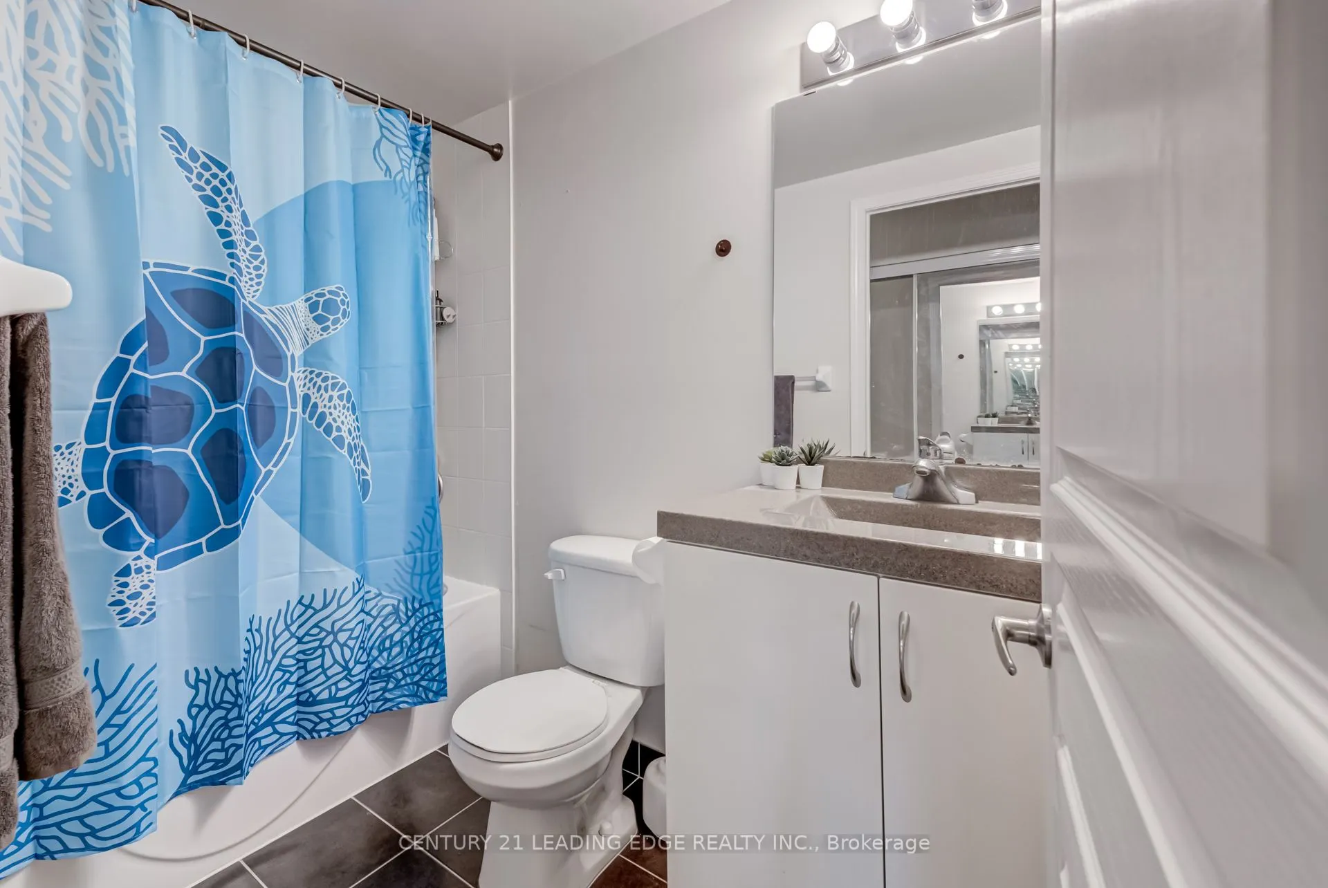 2240 Lake Shore Boulevard W, #601