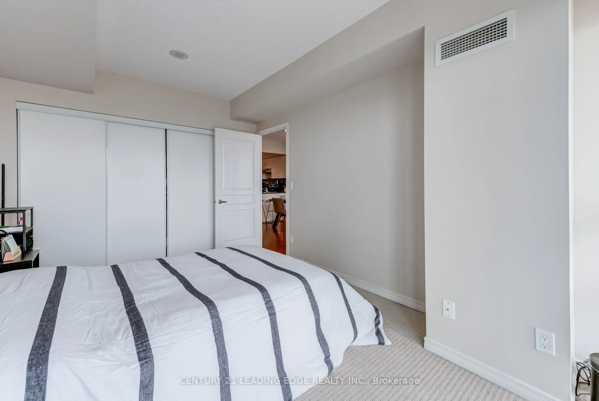 2240 Lake Shore Boulevard W, #601