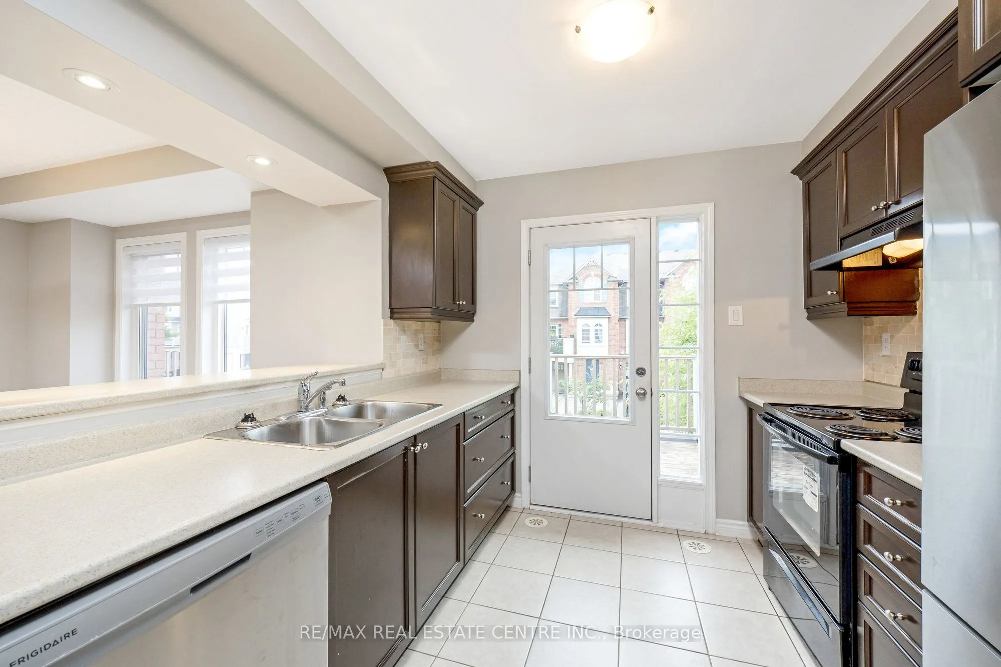 761 Challinor Terrace