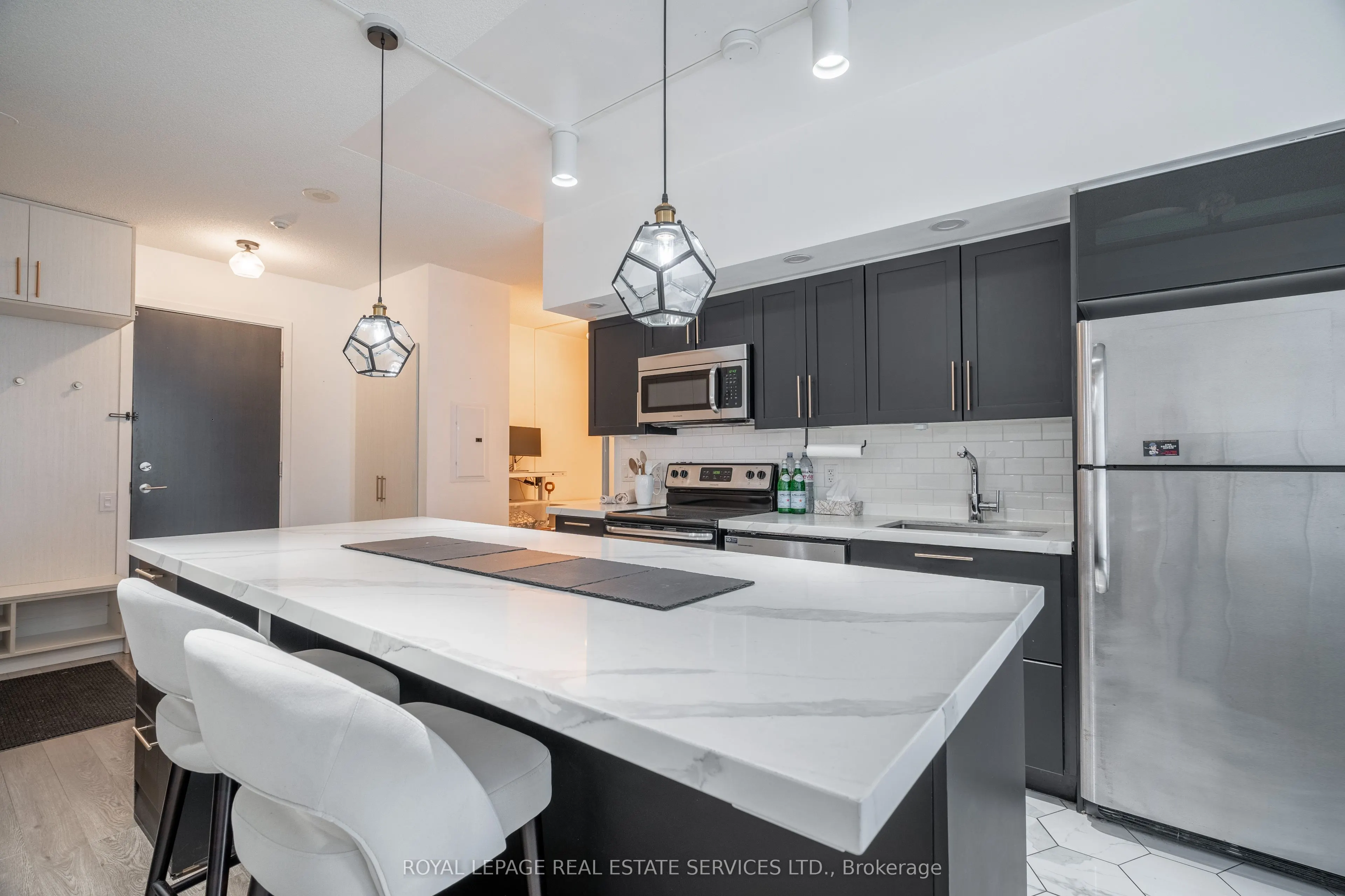 105 The Queensway, #1514