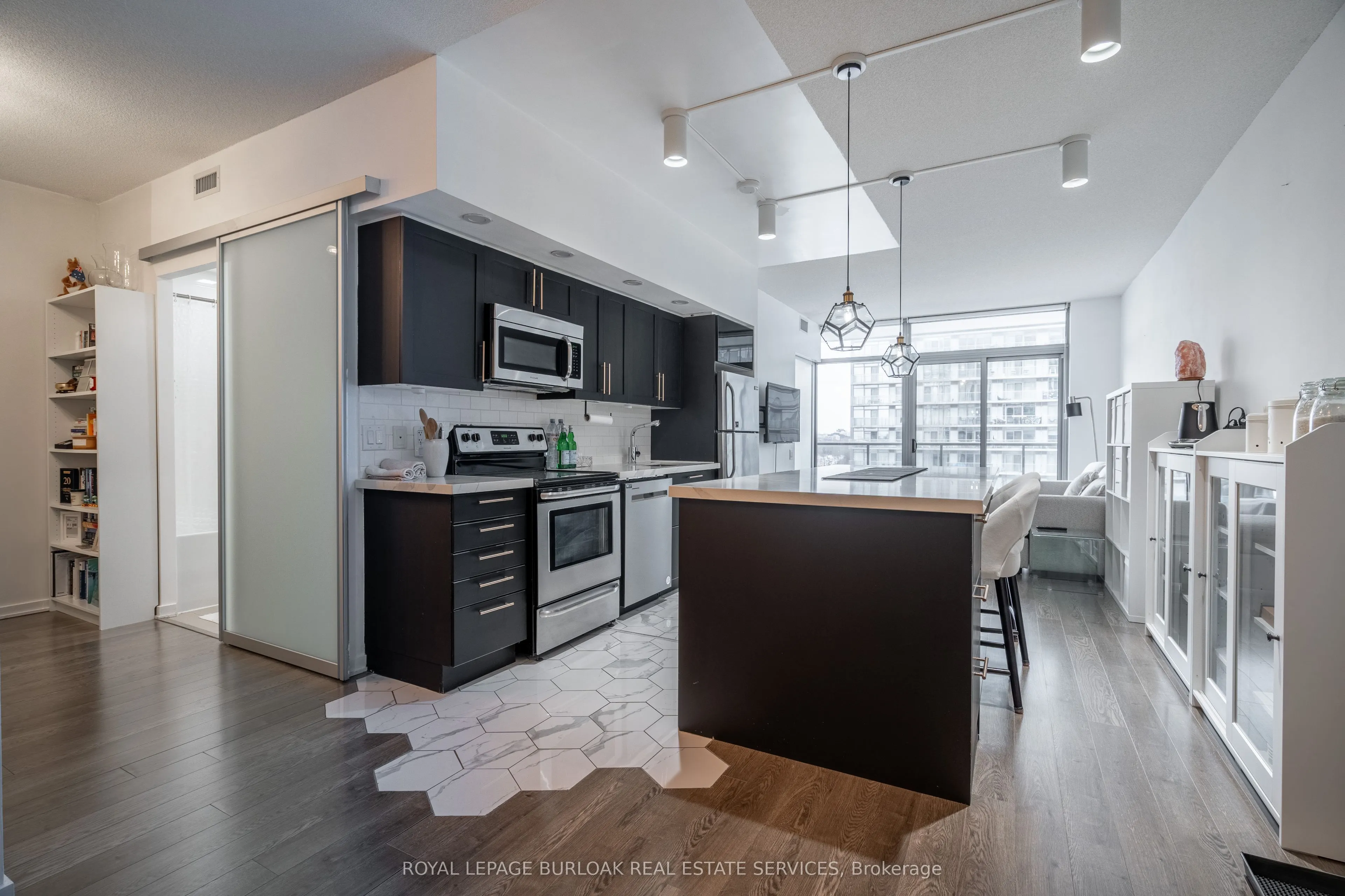105 The Queensway, #1514