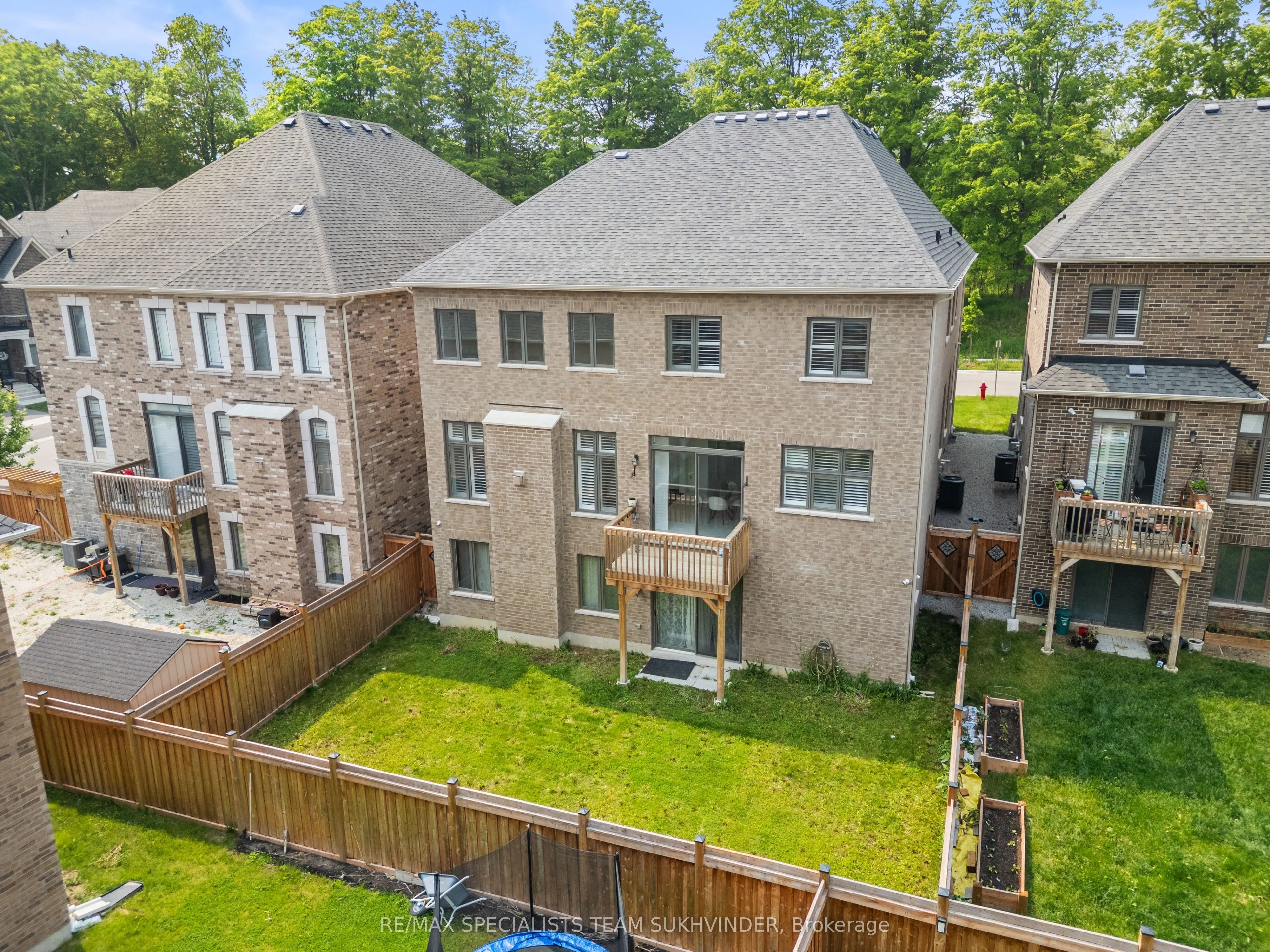 27 Daisy Meadow Crescent