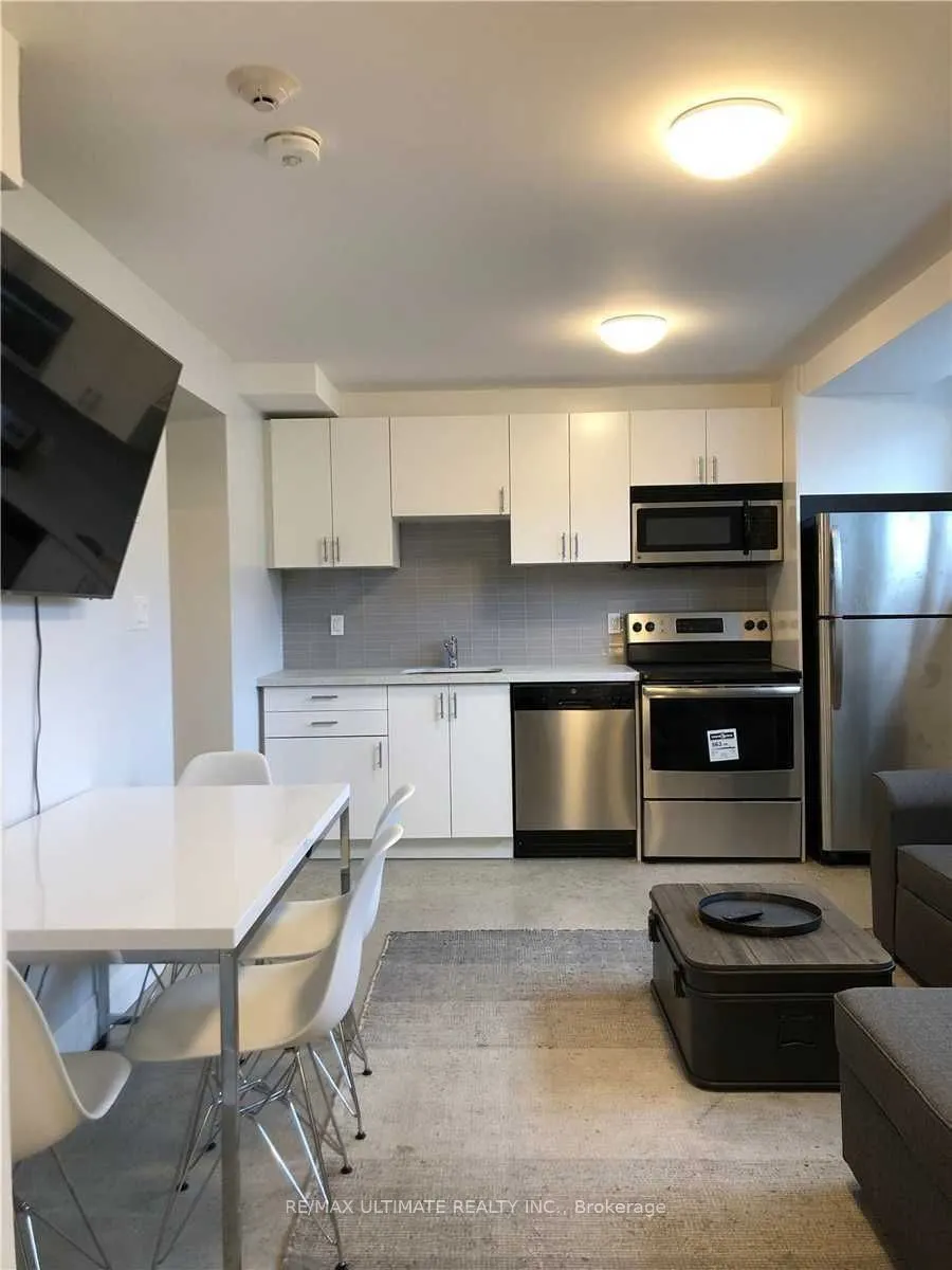 230 South Kingsway, #9