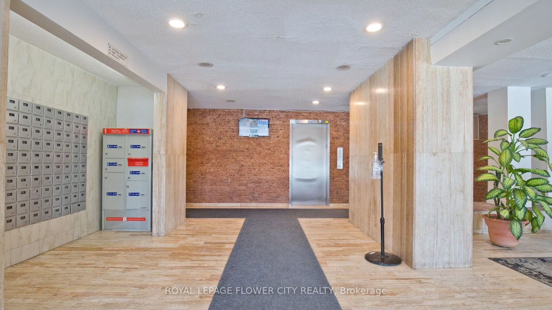345 Driftwood Avenue, #207