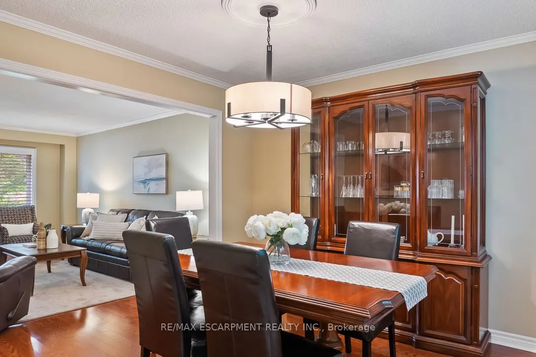 1043 Vanier Drive