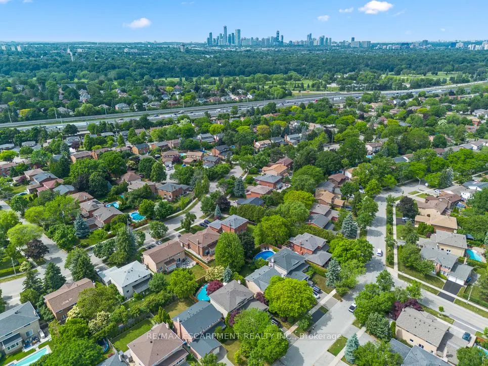1043 Vanier Drive