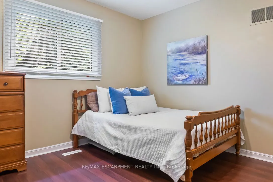 1043 Vanier Drive