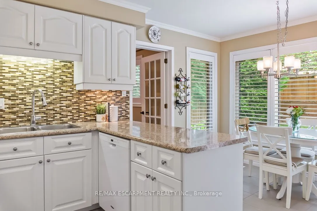 1043 Vanier Drive