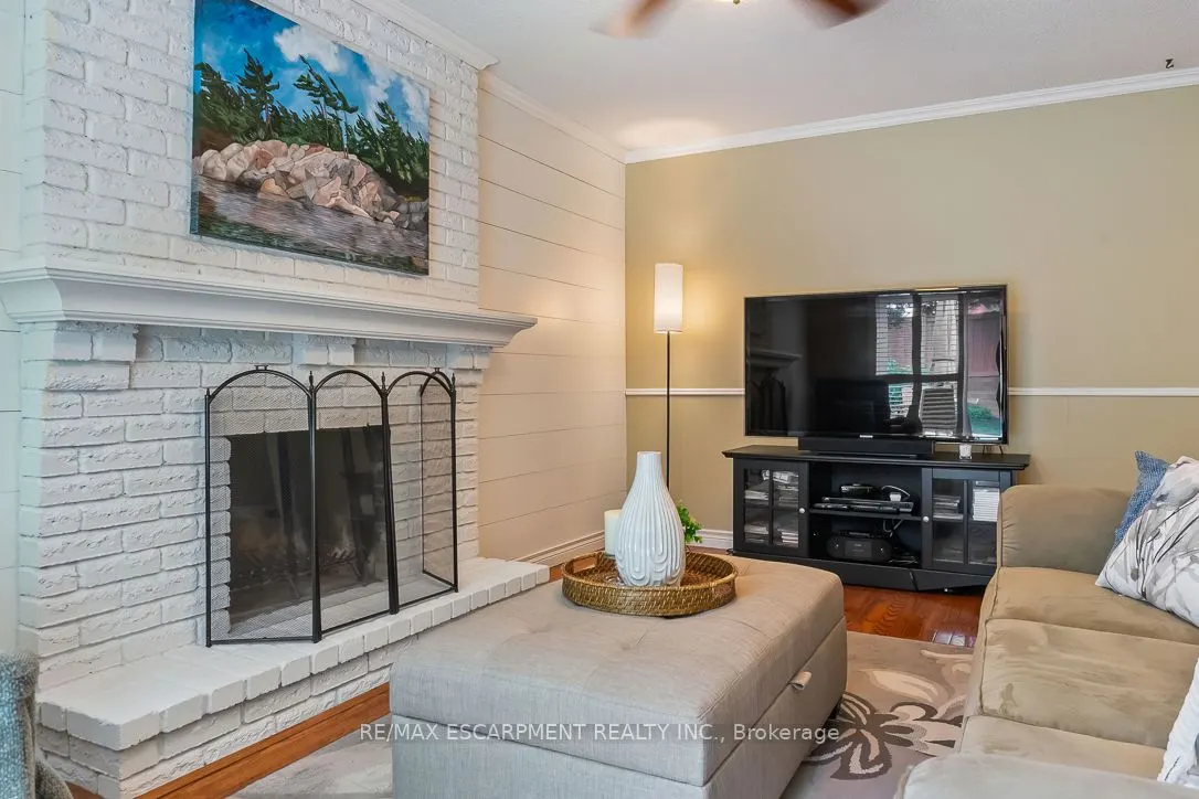 1043 Vanier Drive
