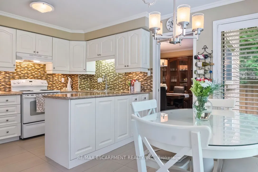 1043 Vanier Drive