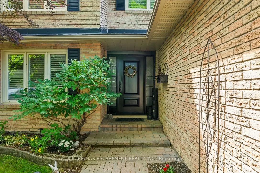 1043 Vanier Drive