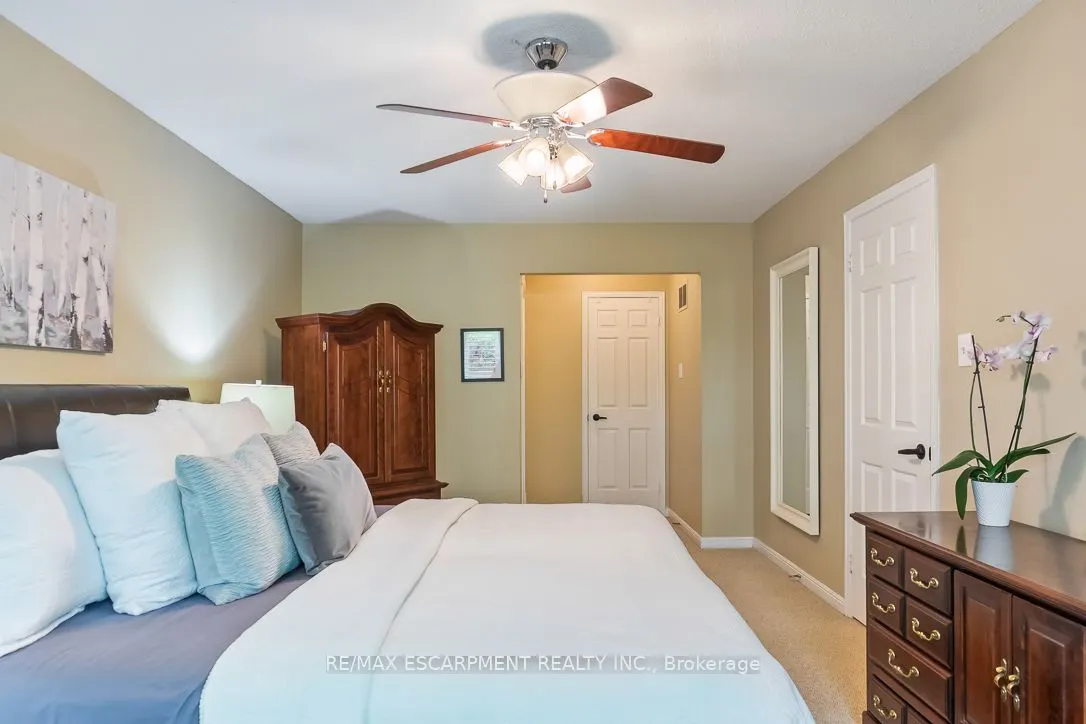 1043 Vanier Drive