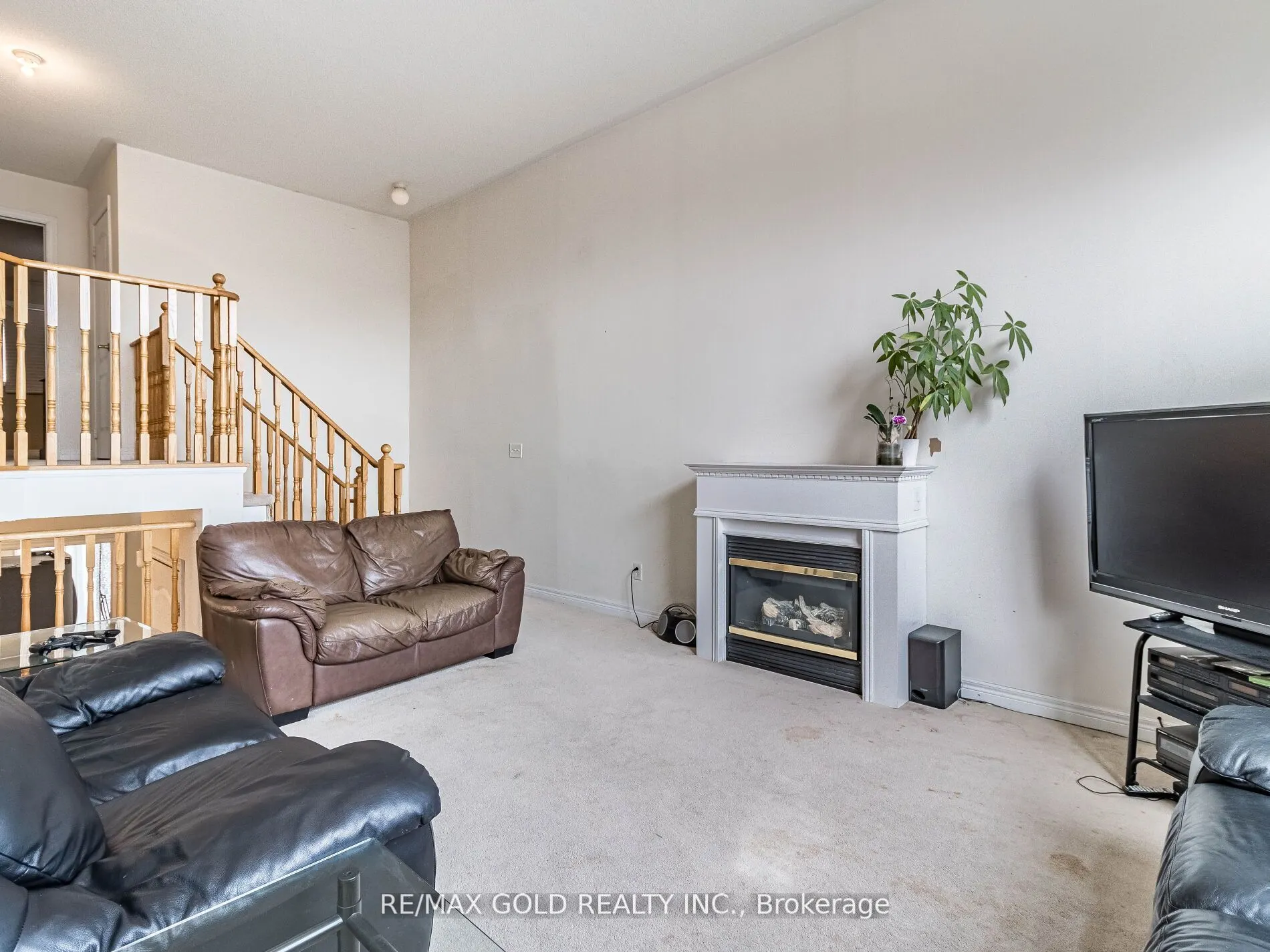 24 Bramoak Crescent