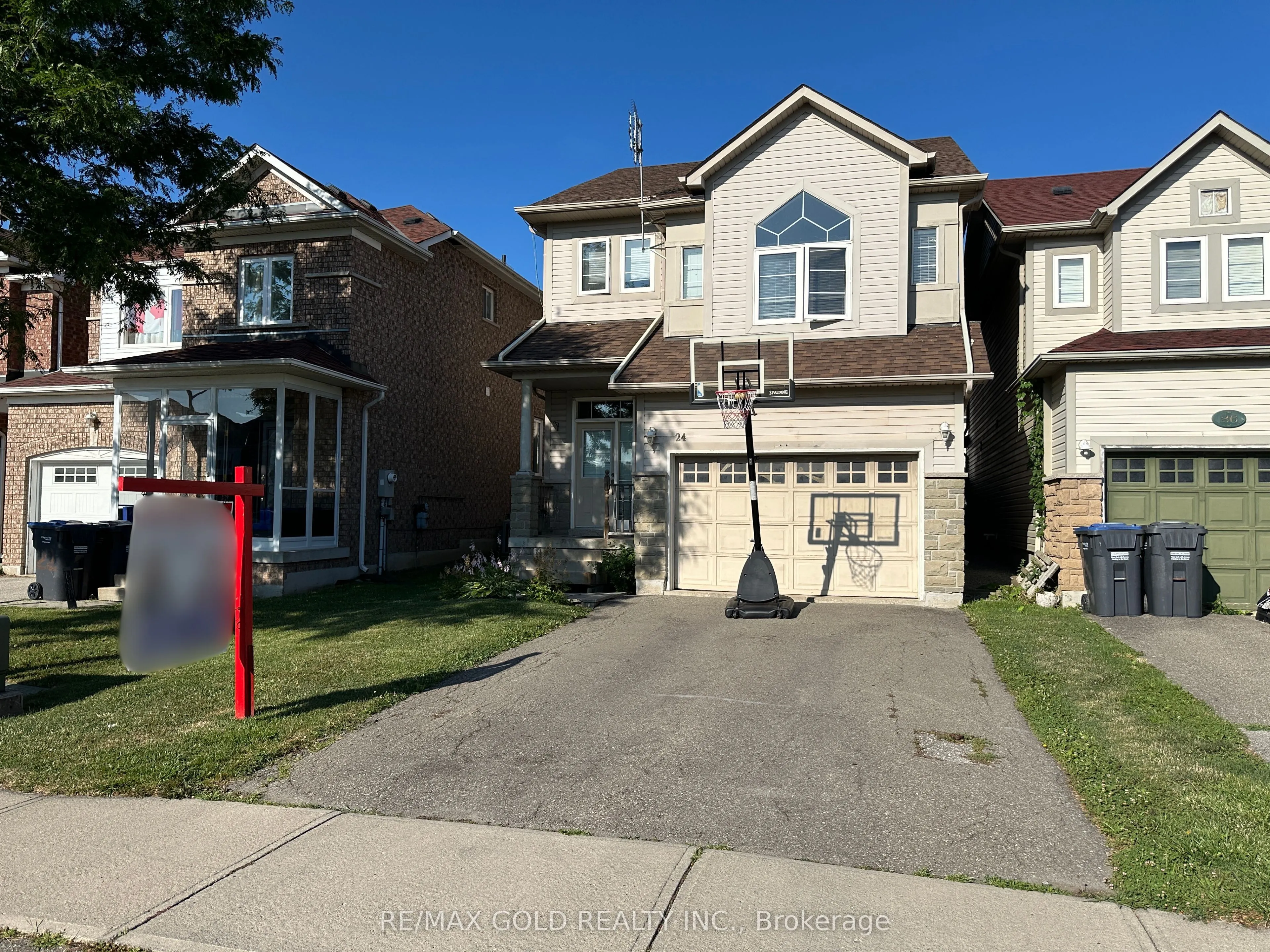 24 Bramoak Crescent