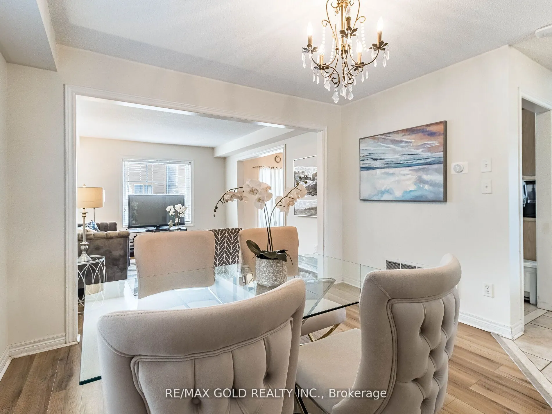 24 Bramoak Crescent