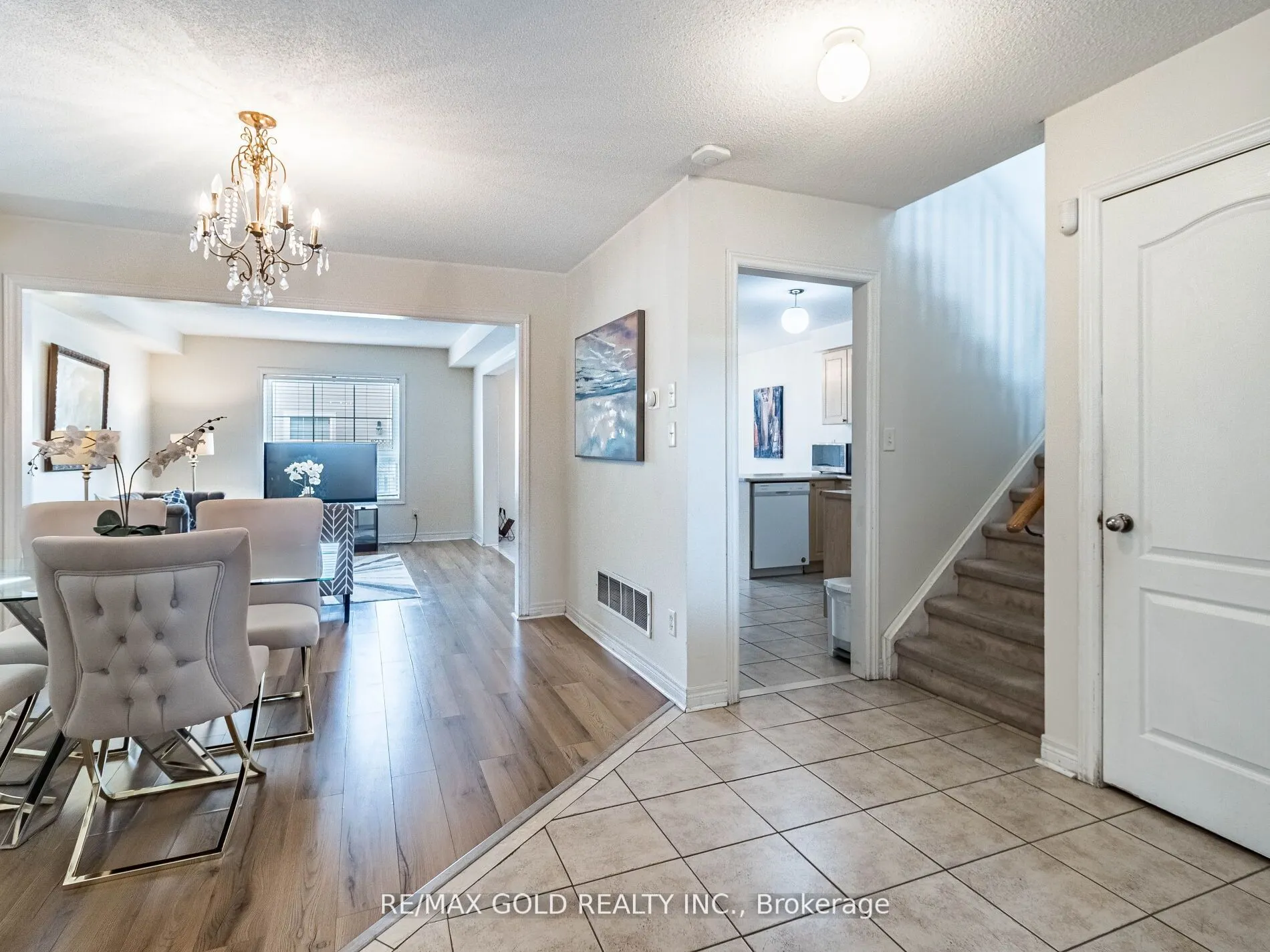 24 Bramoak Crescent