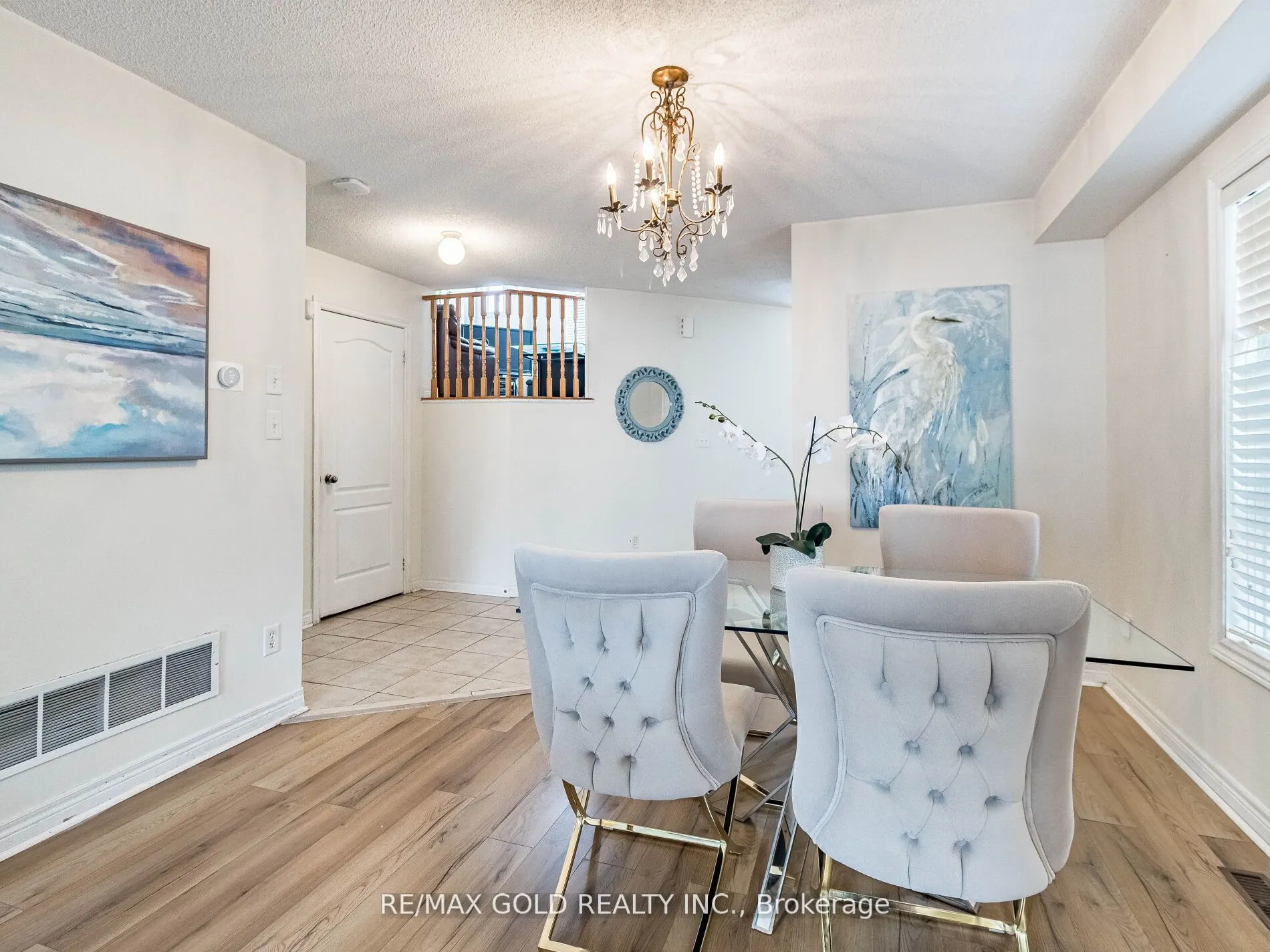 24 Bramoak Crescent