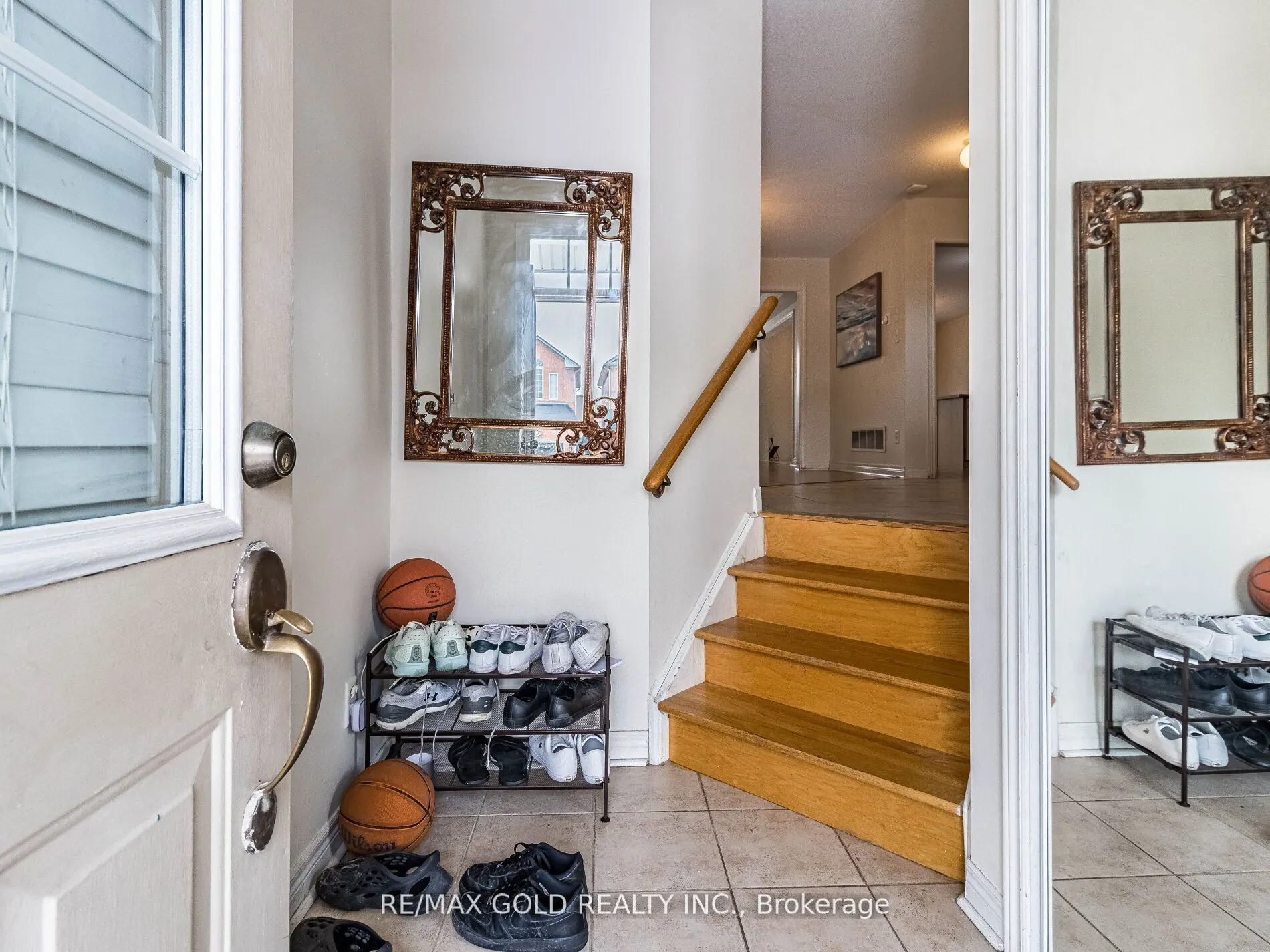 24 Bramoak Crescent