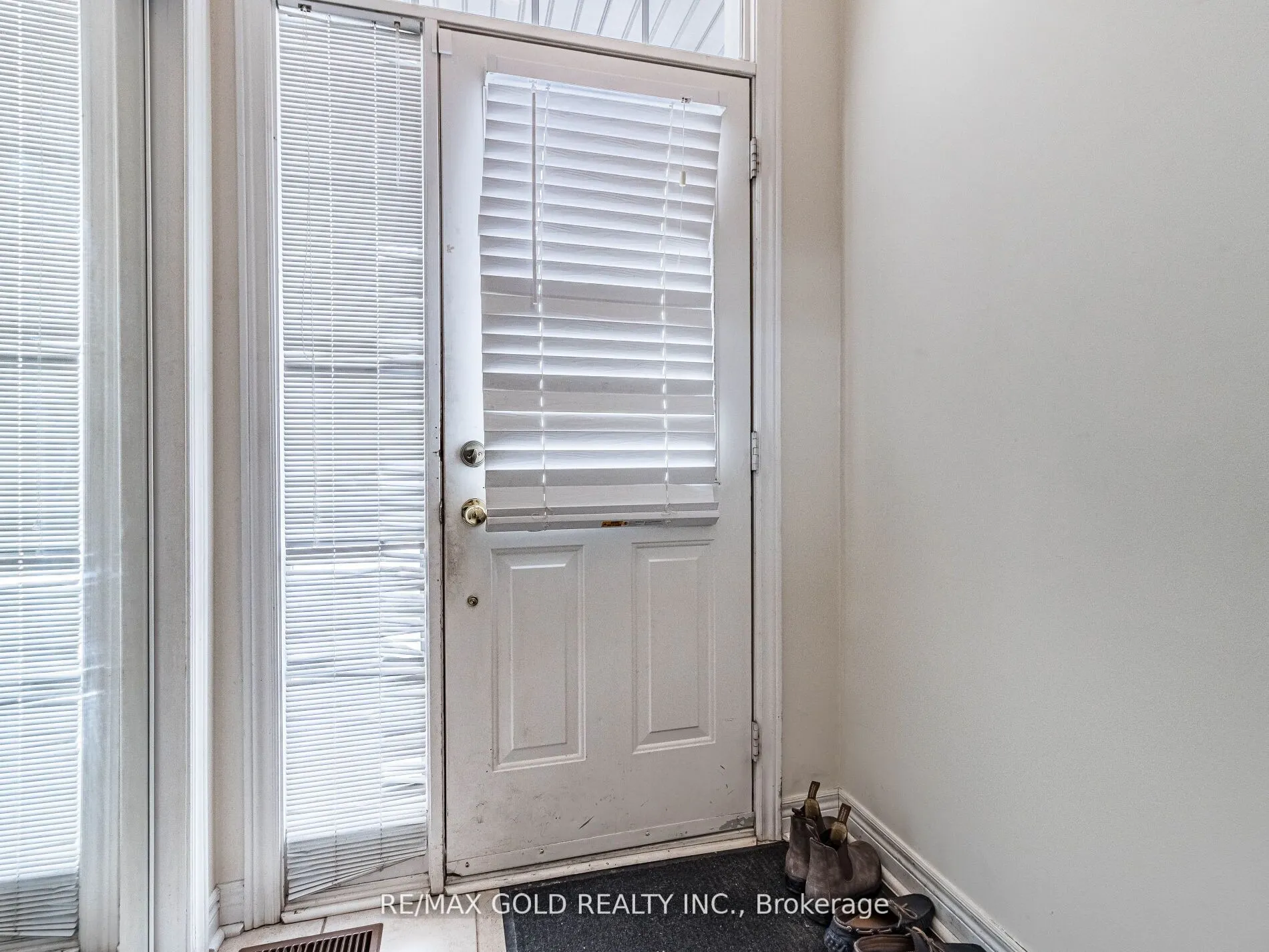 24 Bramoak Crescent