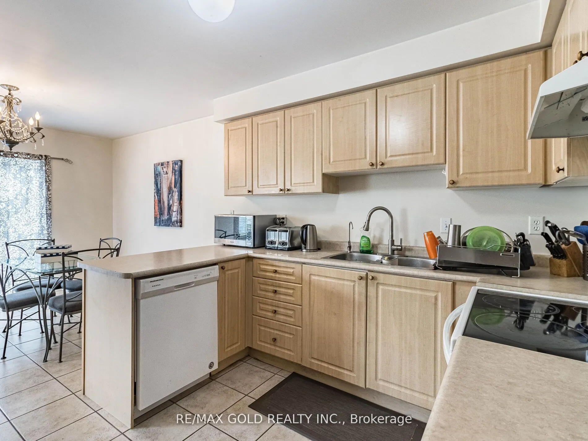 24 Bramoak Crescent