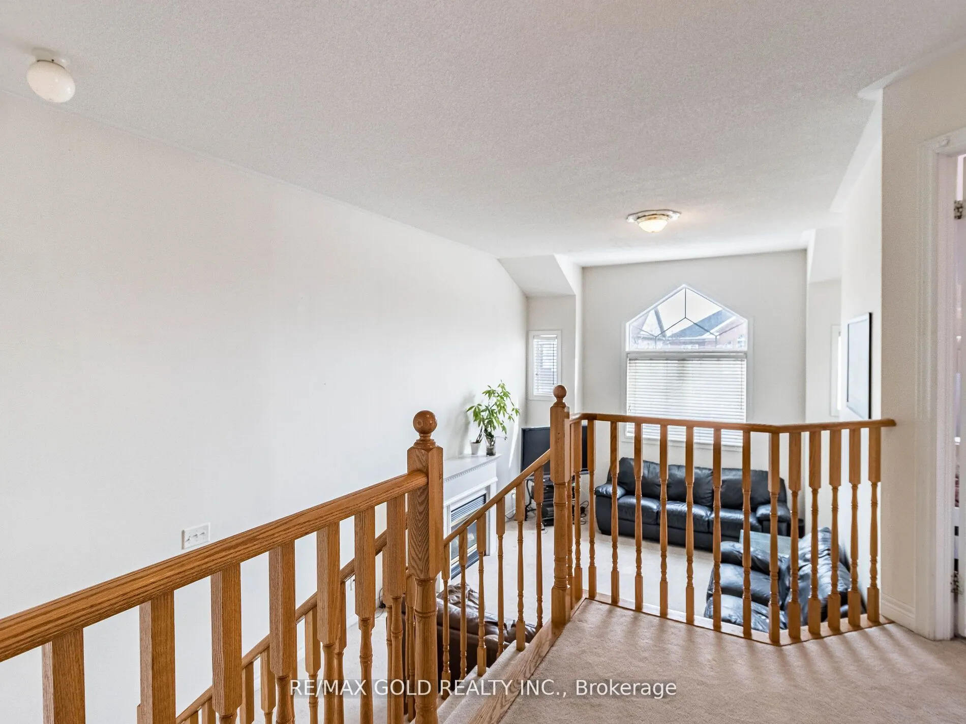 24 Bramoak Crescent