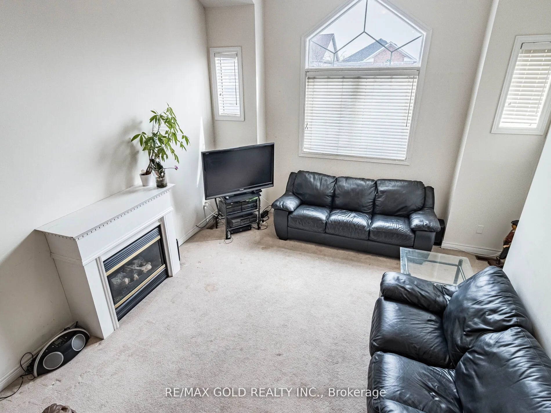 24 Bramoak Crescent