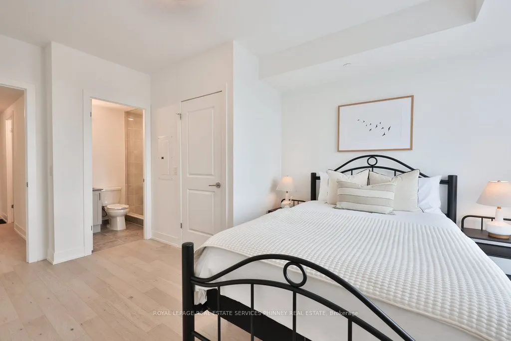 1063 Douglas Mccurdy Common, #1207