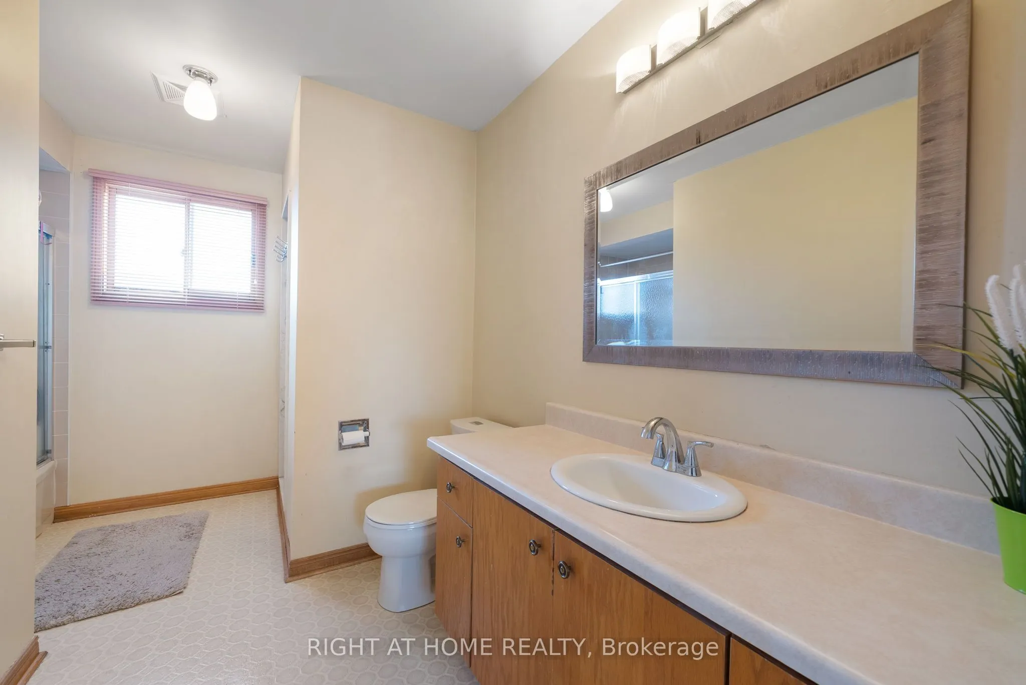 5676 Brightpool Crescent