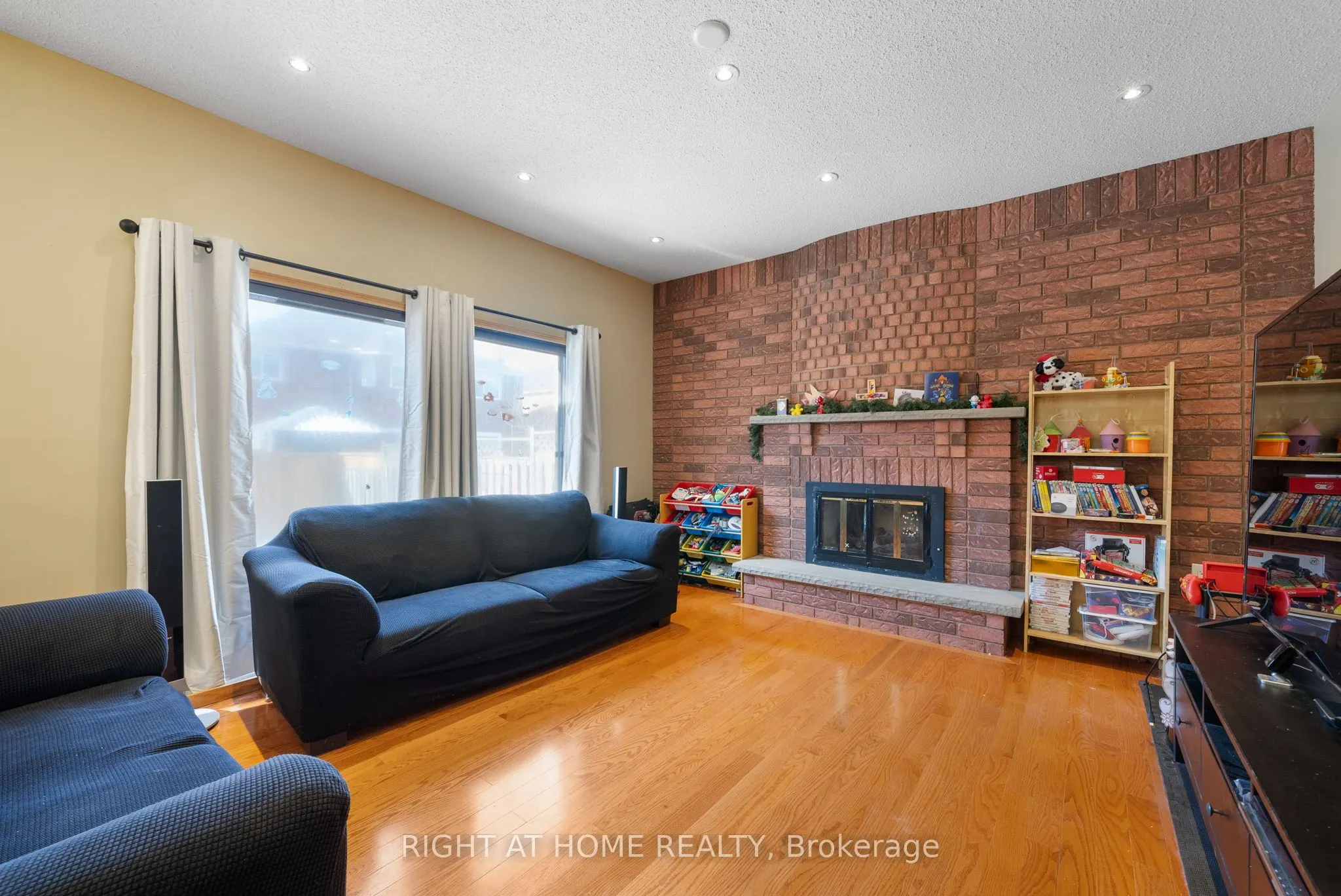 5676 Brightpool Crescent