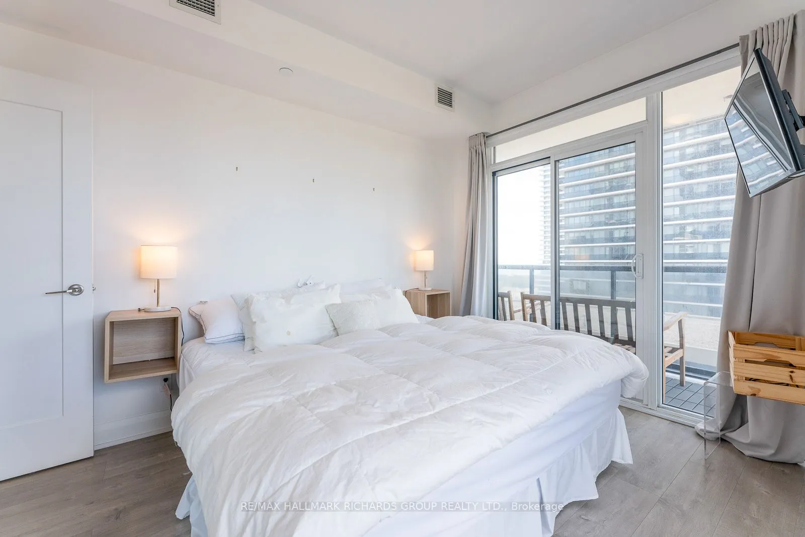 56 Annie Craig Drive, #1407