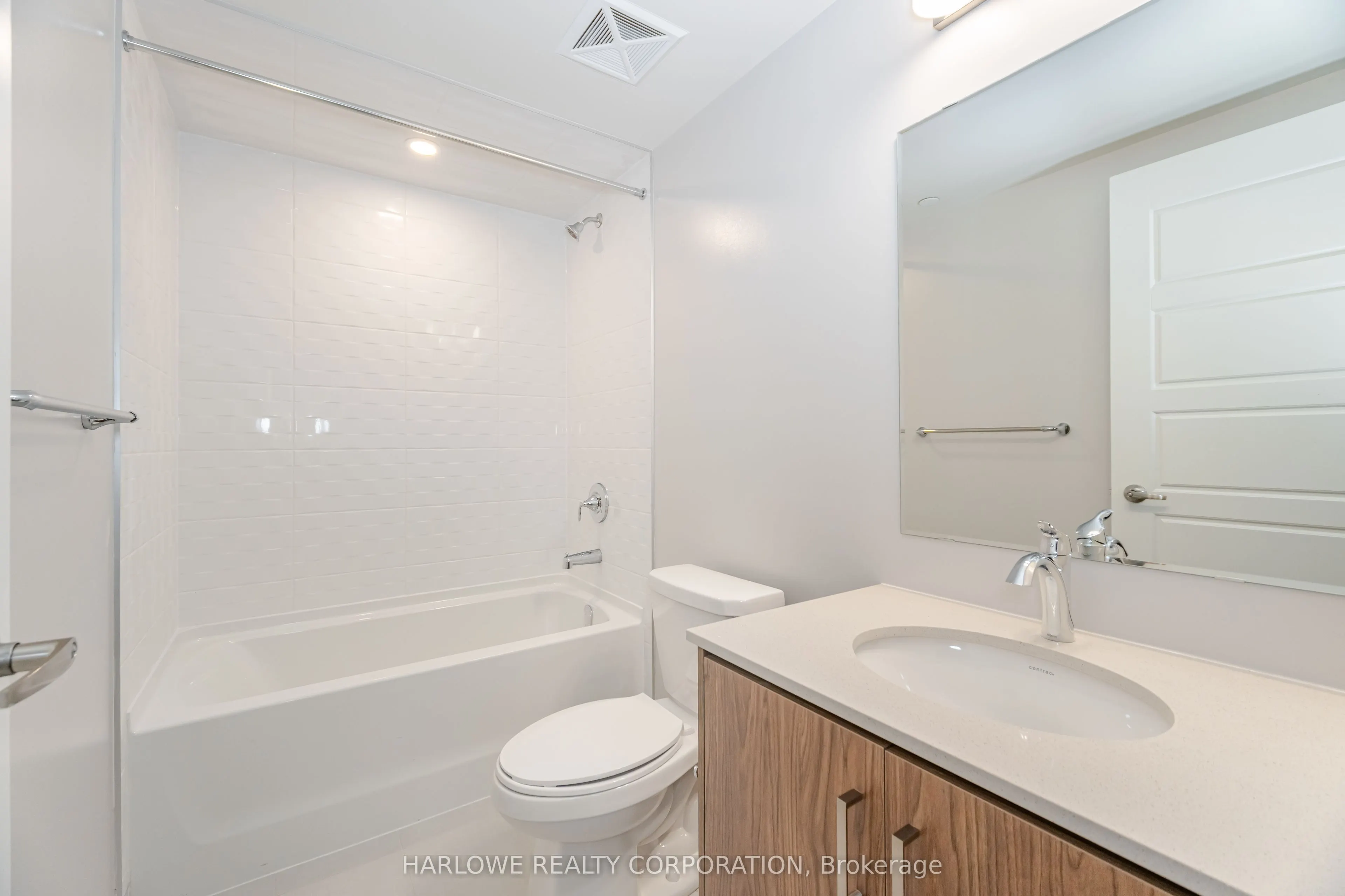 3006 William Cutmore Boulevard, #204