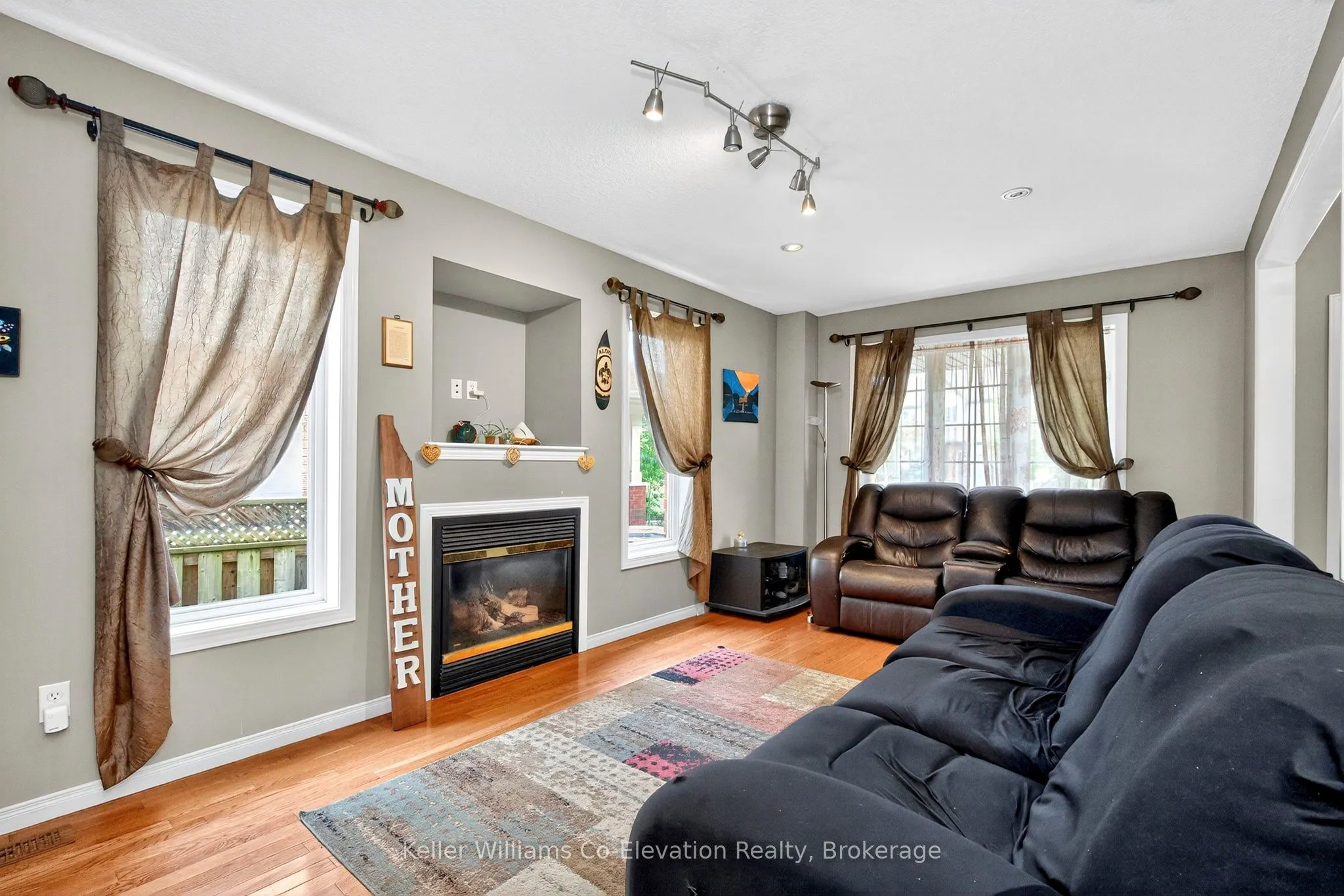 14 Graham Crescent